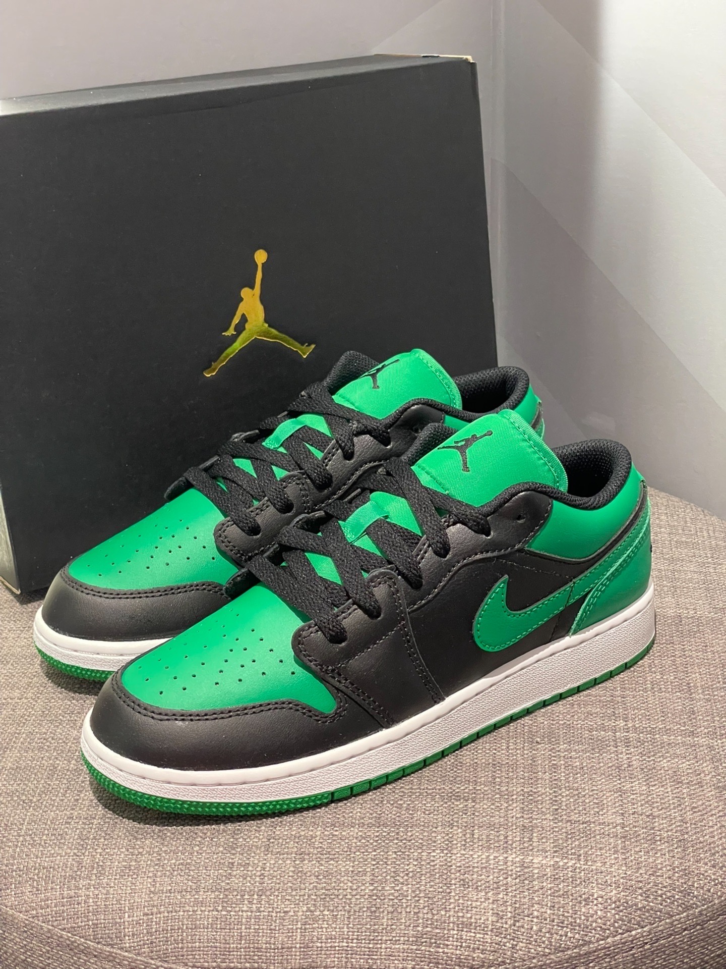 送料込み！追跡あり AIR JORDAN 1 LOW LUCKY GREEN Air Jordan 1 Low Lucky Green 幸運黑綠553558-065