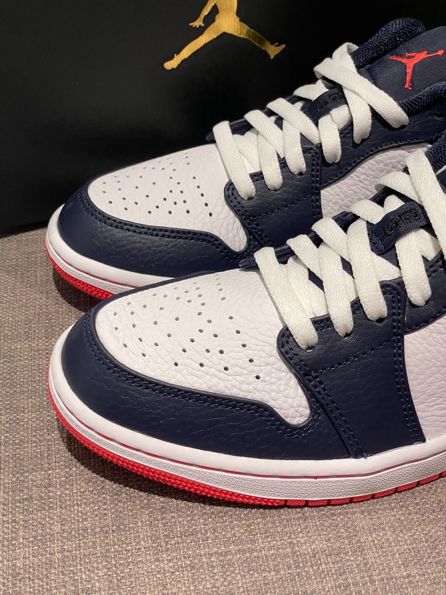 今年夏天最值得入手的aj1 low |质感拉满「午夜蓝」