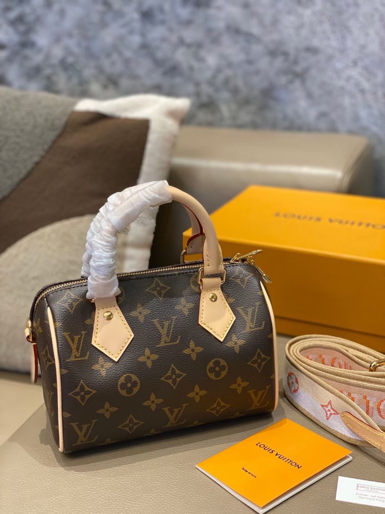 lv speedy 20枕头包