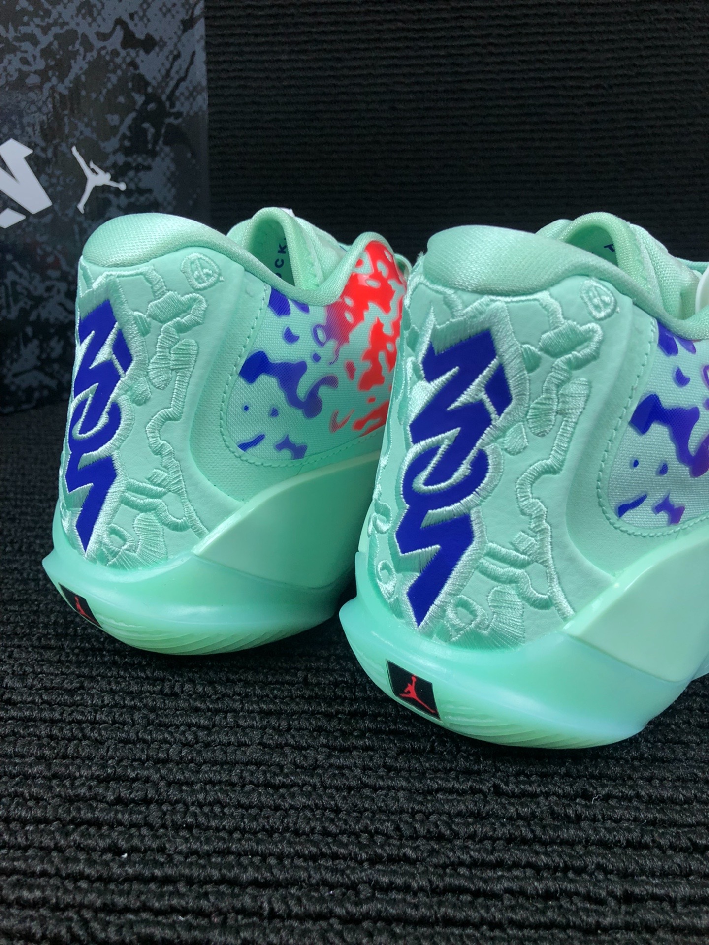 薄荷绿配色的zion 3,颜值太高了吧7515