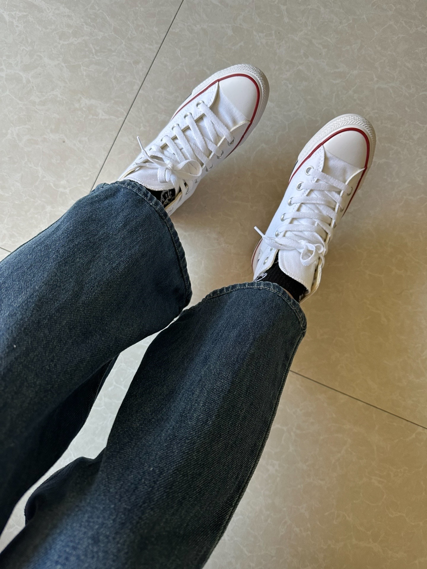 白色匡威帆布鞋太好看啦