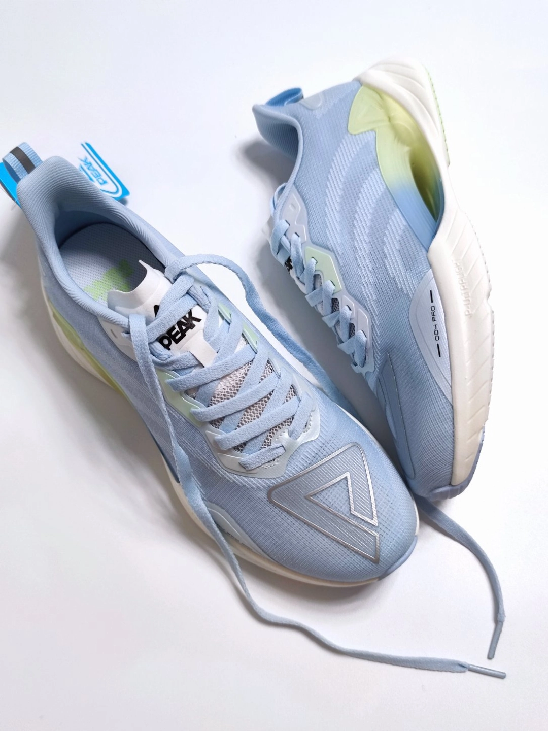 匹克飞羽 | 我愿意称为200元档次最美跑步鞋