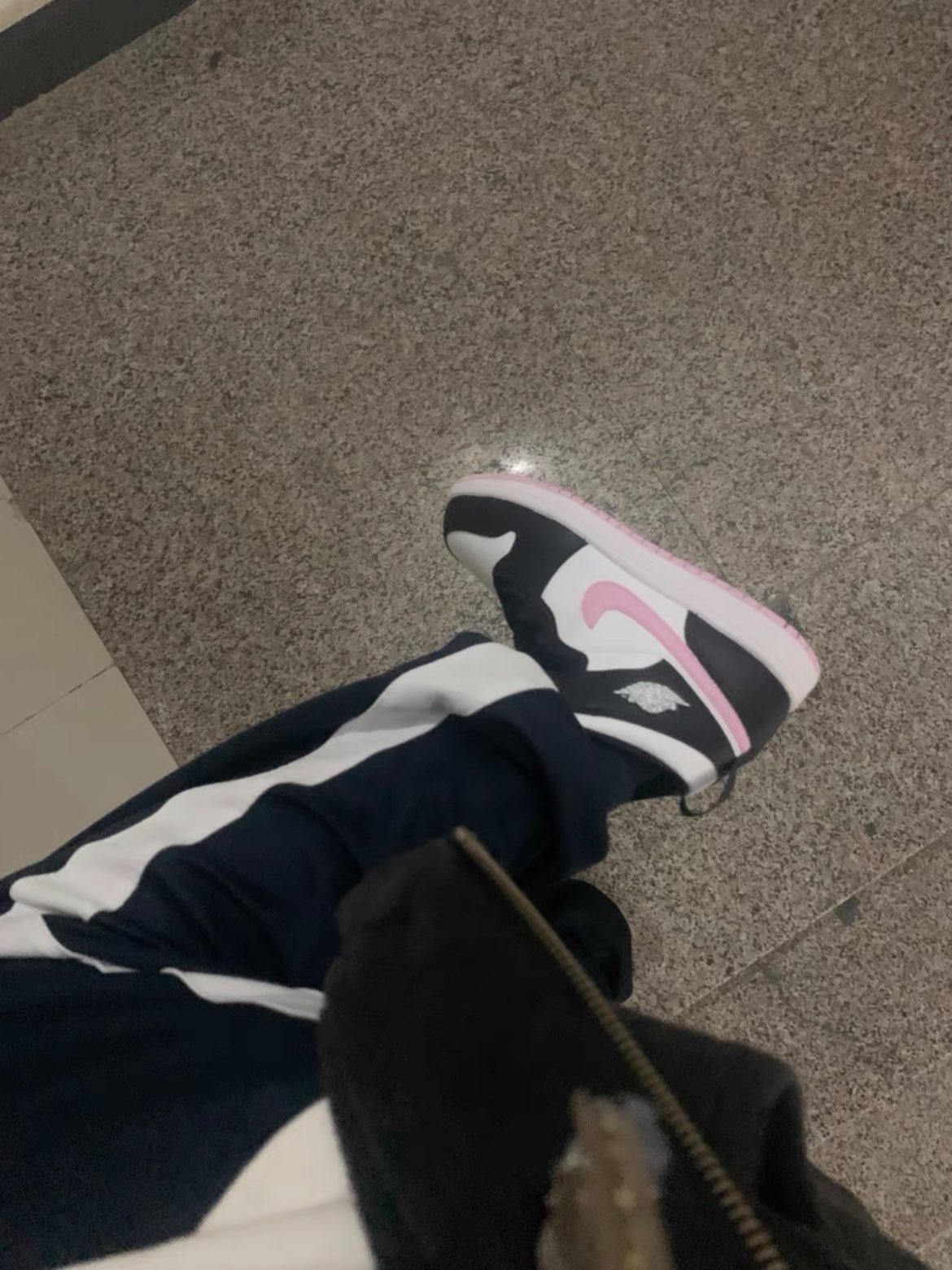 custom review-Jordan 1 Mid White Black Light Arctic Pink GS