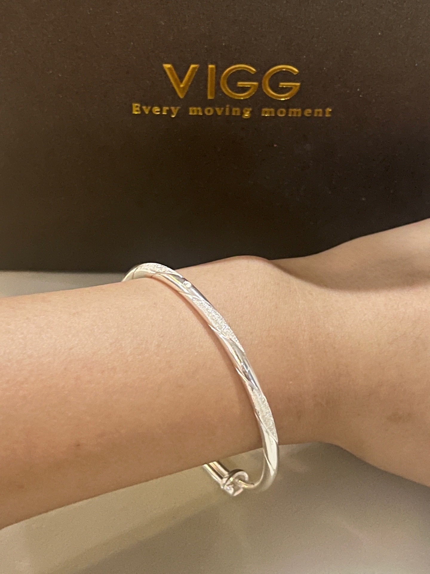 这款手镯给我焊死在手上!