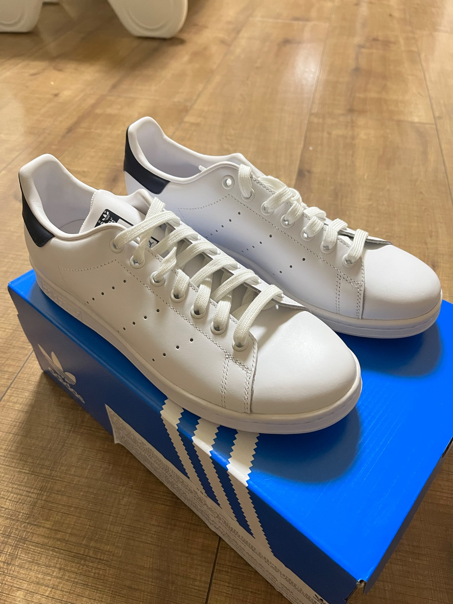 adidas三叶草史密斯蓝尾