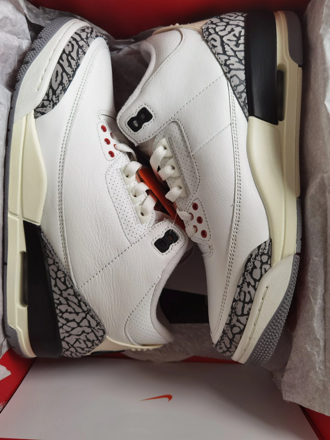 custom review-Jordan Air Jordan 3 Vintage Basketball Shoes Unisex Mid Top White/Gray