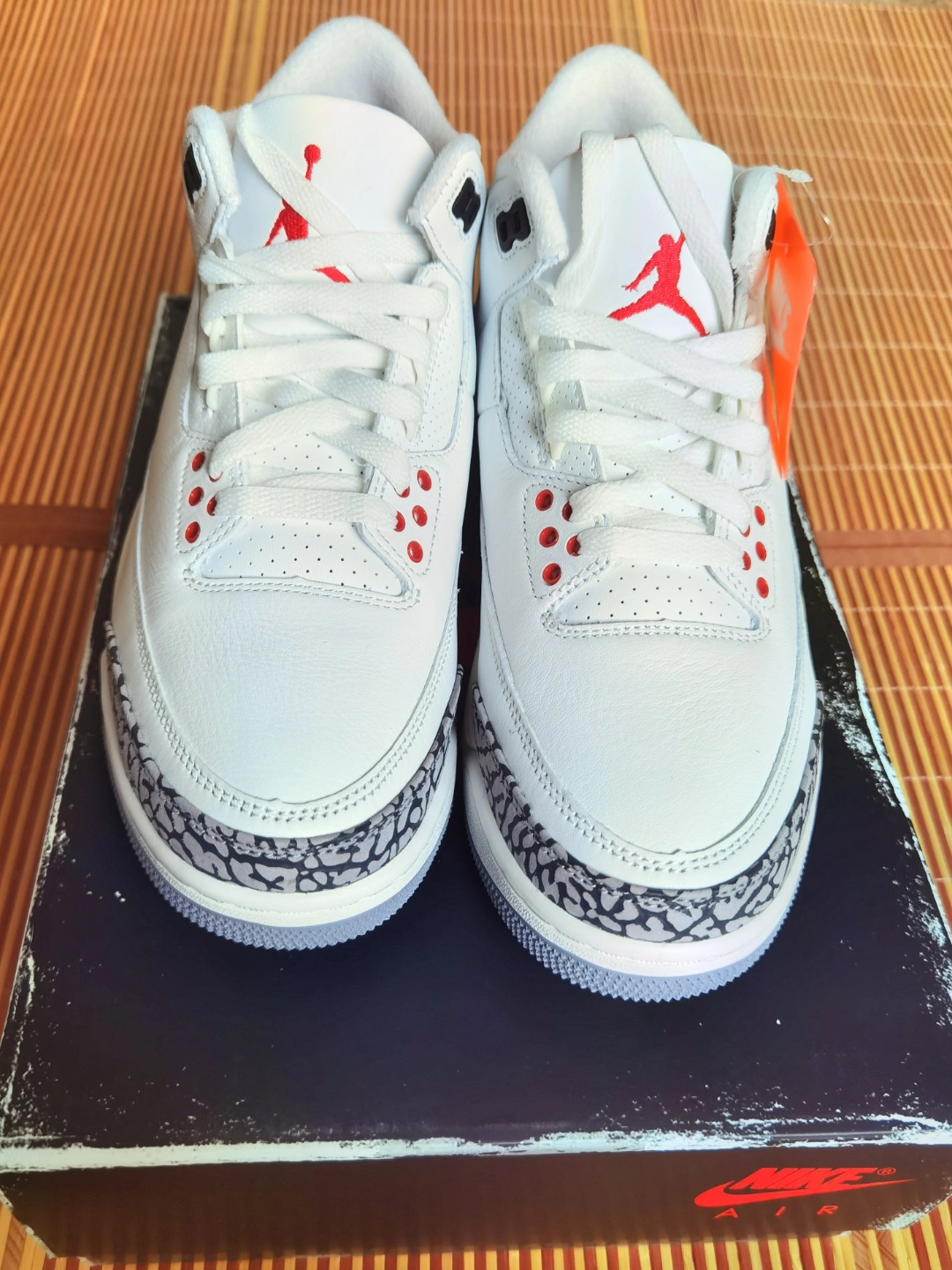 custom review-Jordan Air Jordan 3 Vintage Basketball Shoes Unisex Mid Top White/Gray