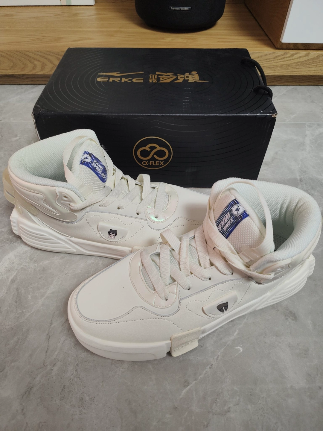 一人之下联名奇弹鸿星尔克高帮板鞋