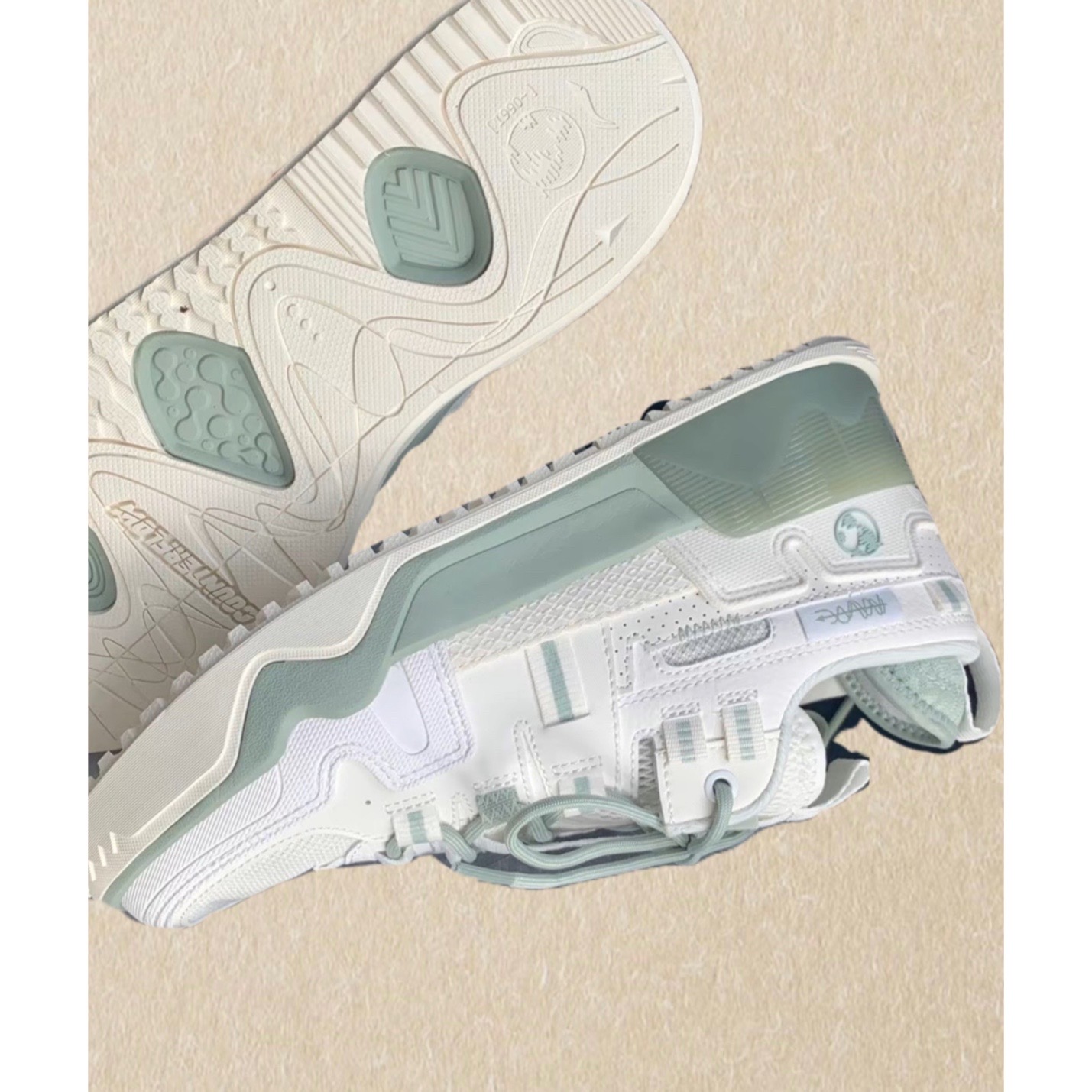 姐妹们 李宁这双果冻运动鞋太太太好看了!