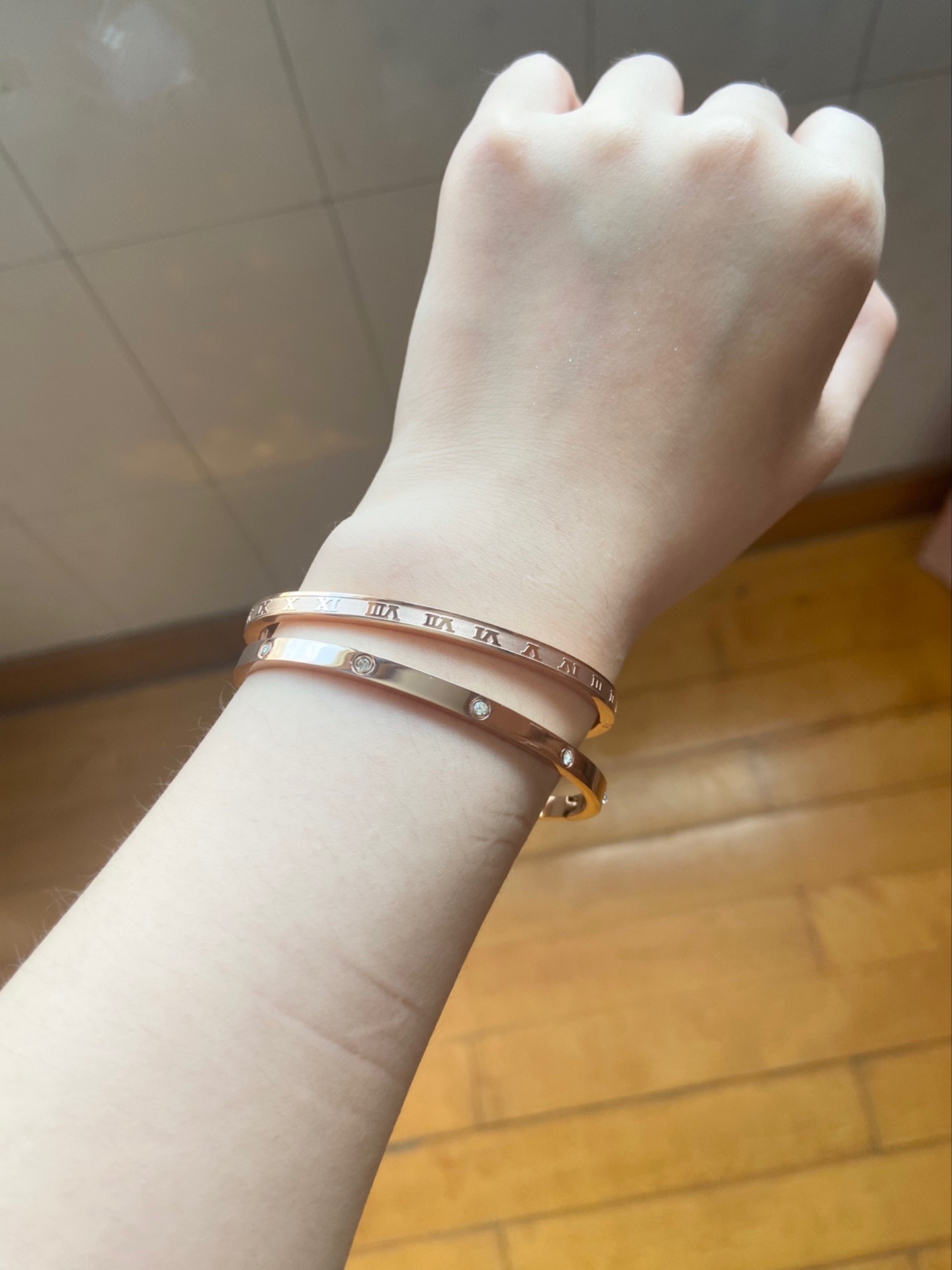 贵气感满满的玫瑰金叠戴手镯