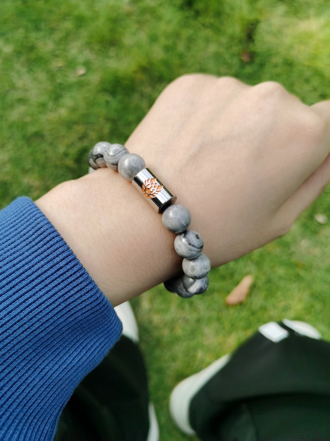 收到对象送的火焰石手串后,叫回他一串