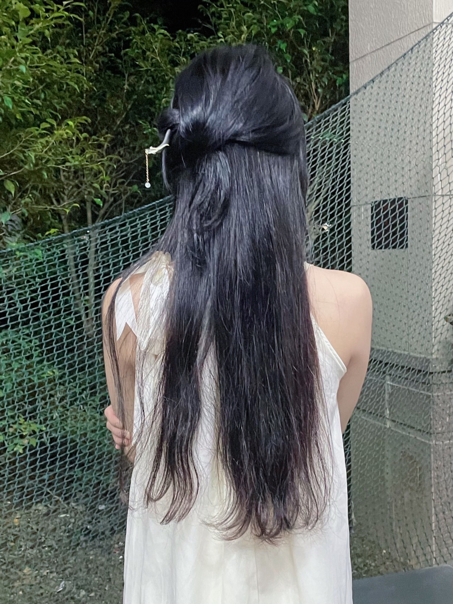 便捷的发簪这个盘头发直接一盘就好了
而且特别显淑女气质~
这个古风