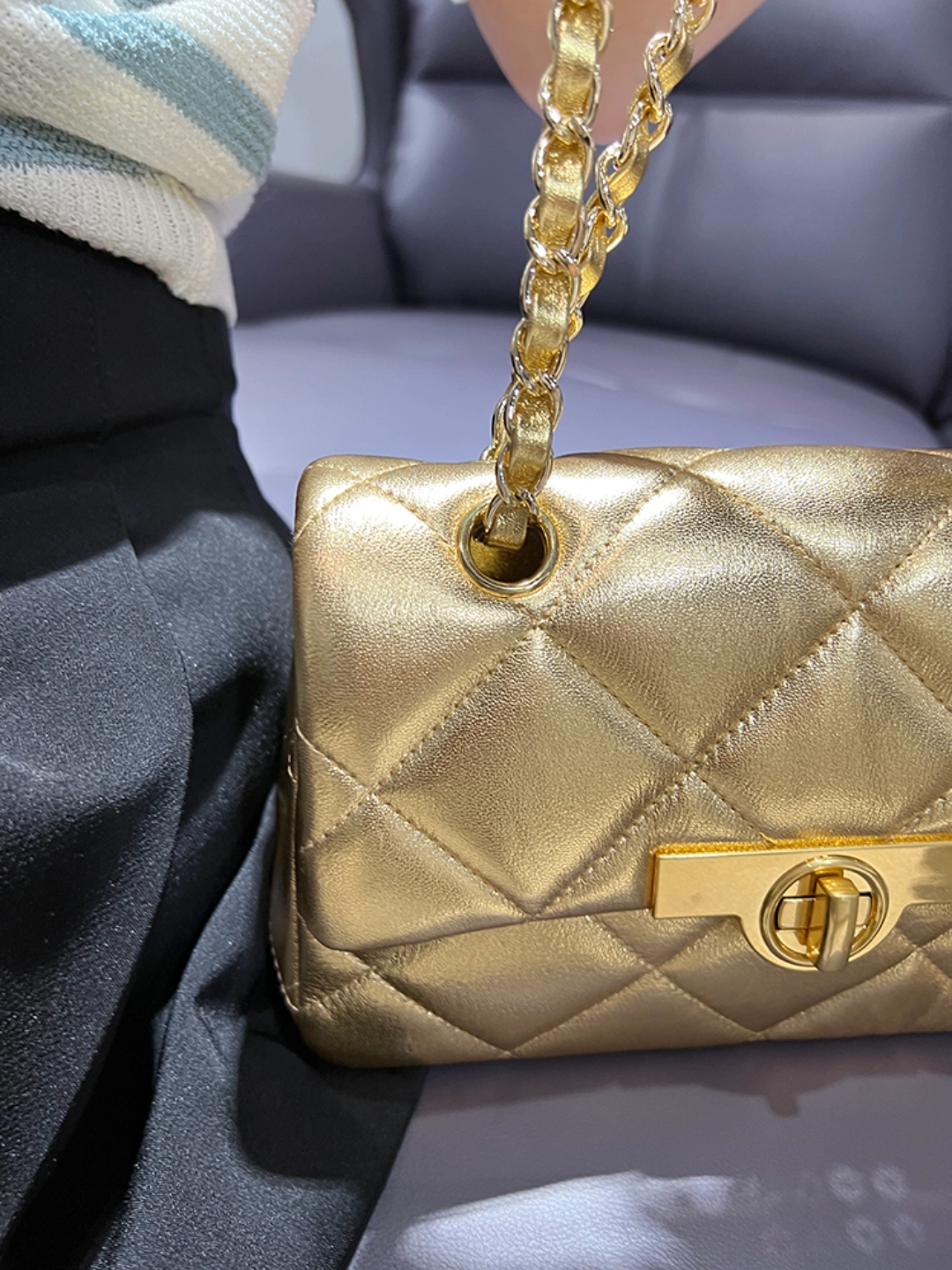 温柔大格子羊皮金色包包