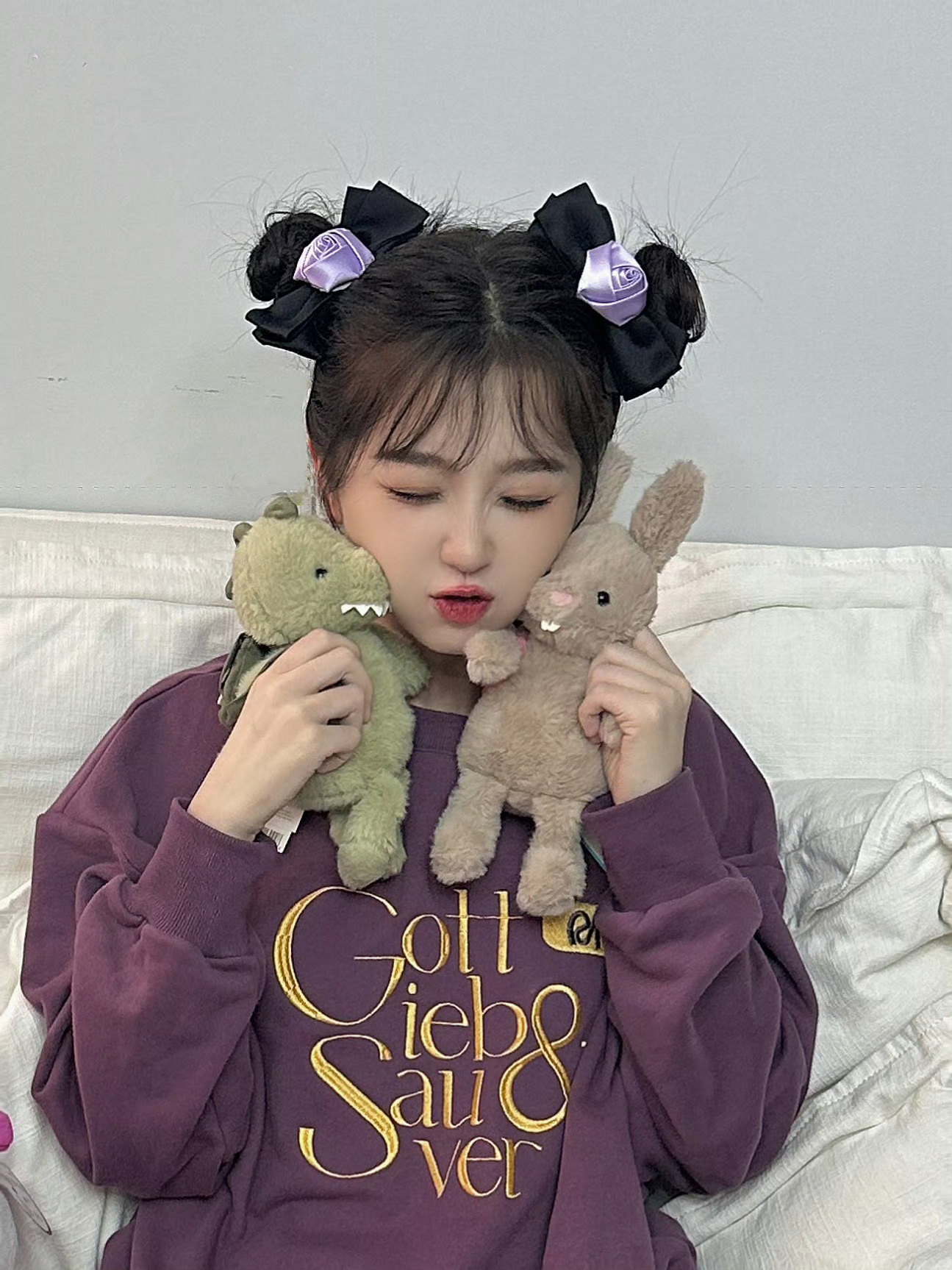 周也 虞书欣 2位双丸子头女孩都好可爱!