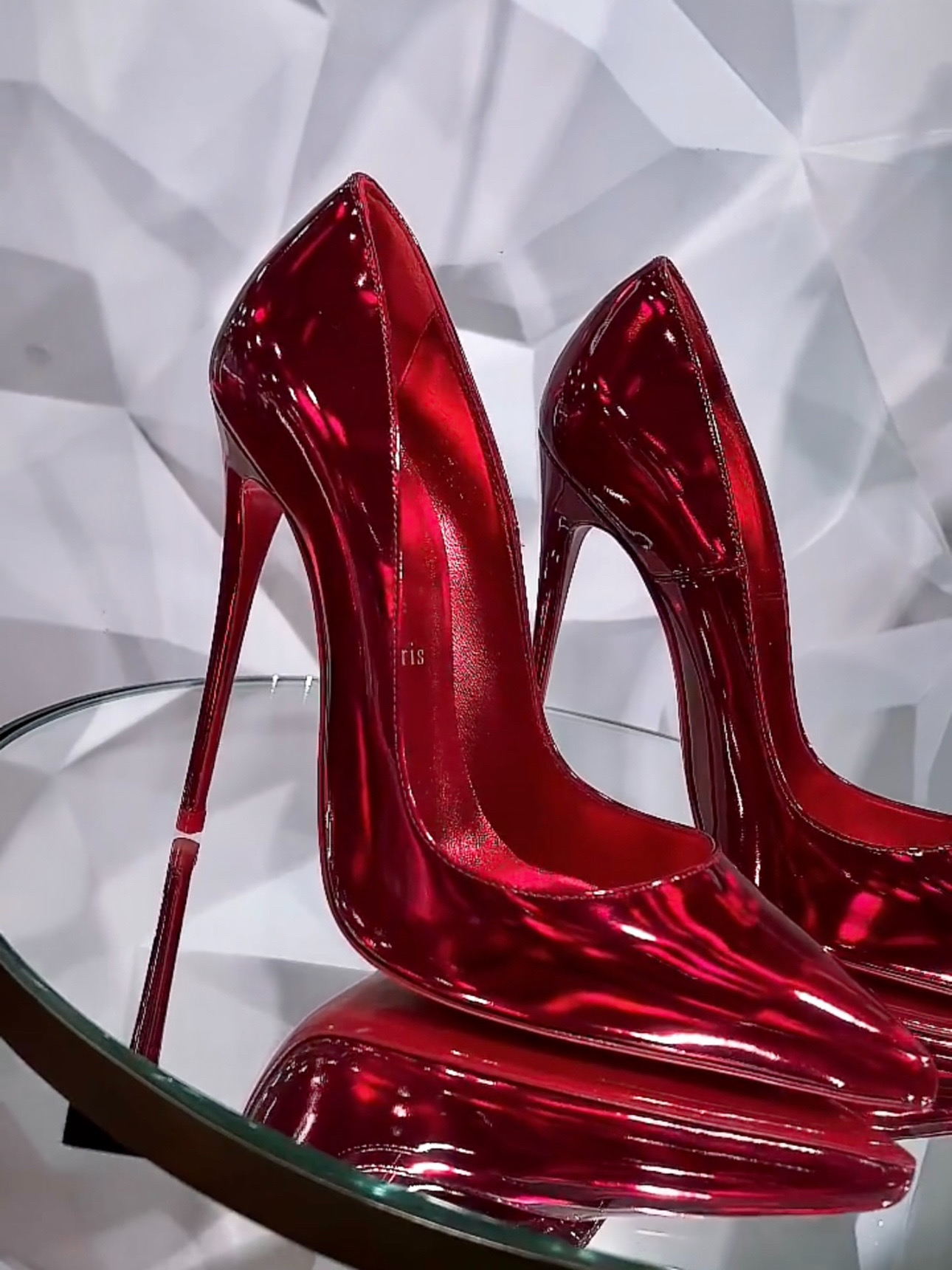 cl镭射红限定色了解一下👠红底高跟鞋限量款