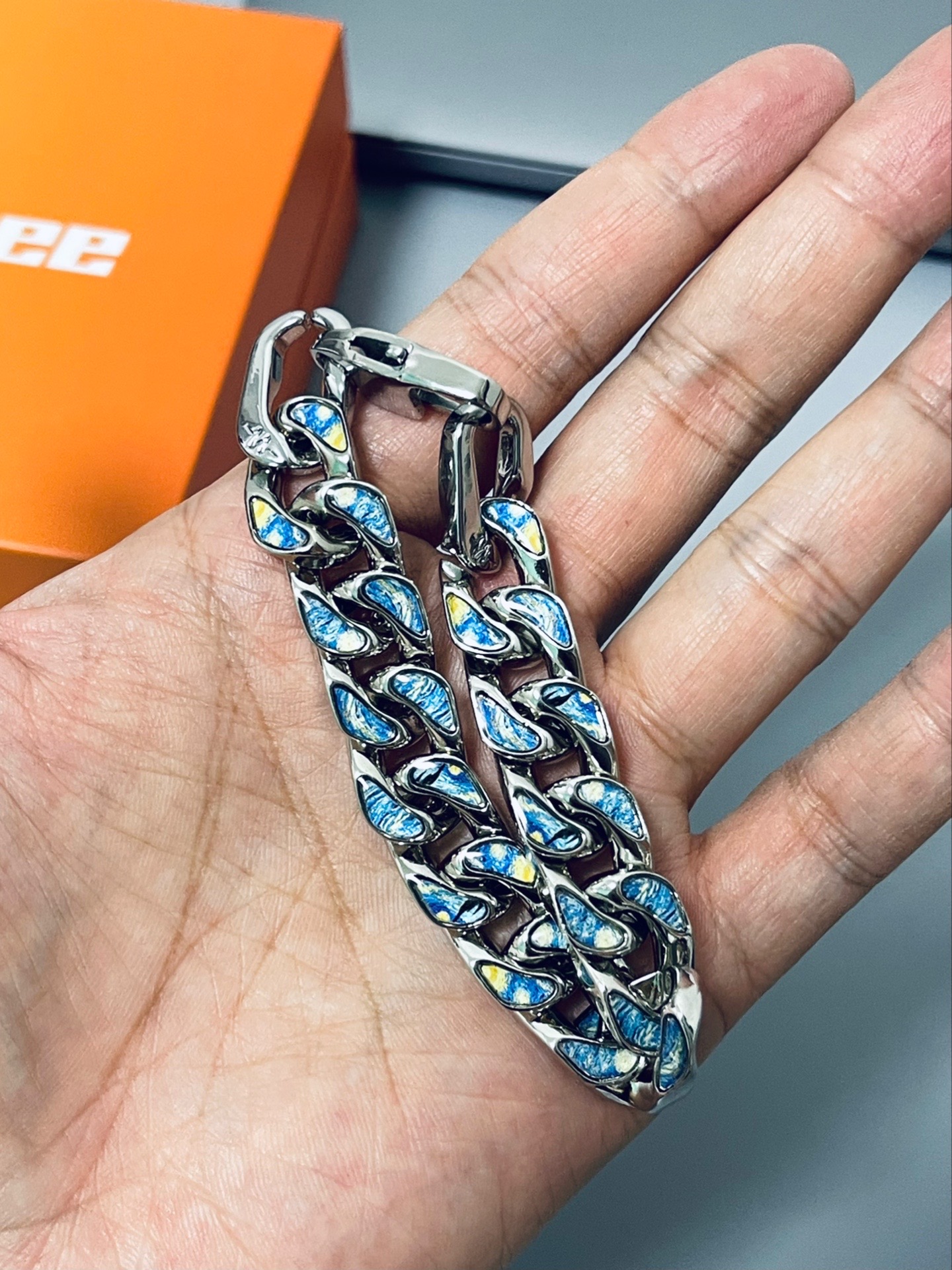 到手立刻给兄弟们分享!梵高星空古巴手链!