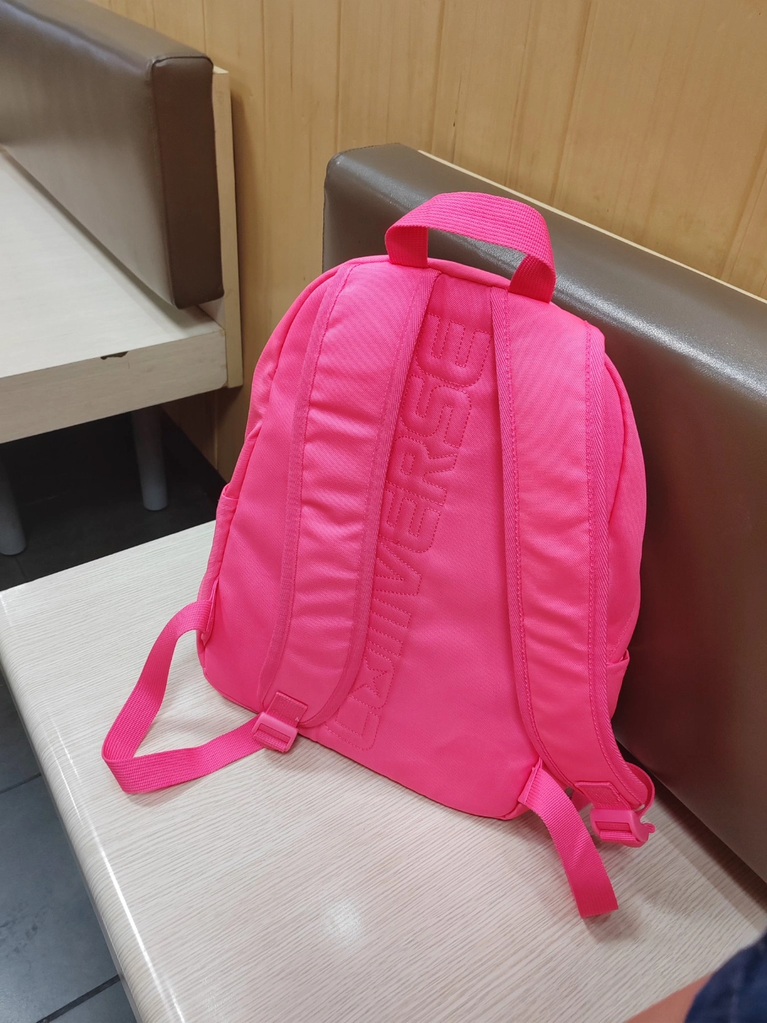 匡威玫粉色书包
