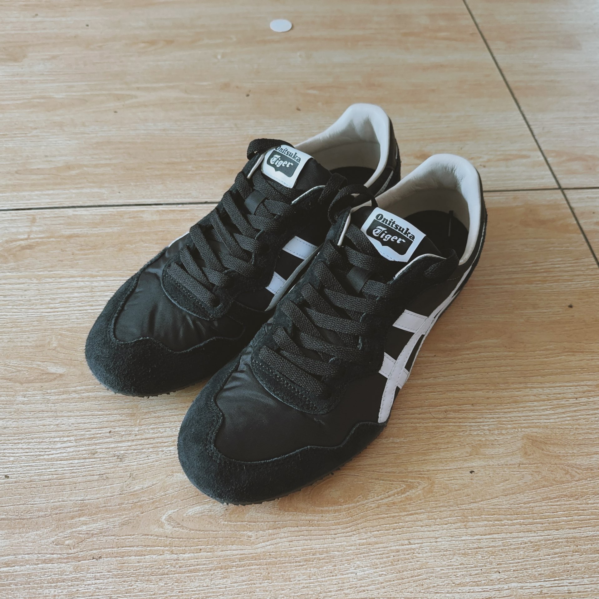 custom review-Onitsuka Tiger Serrano Black White