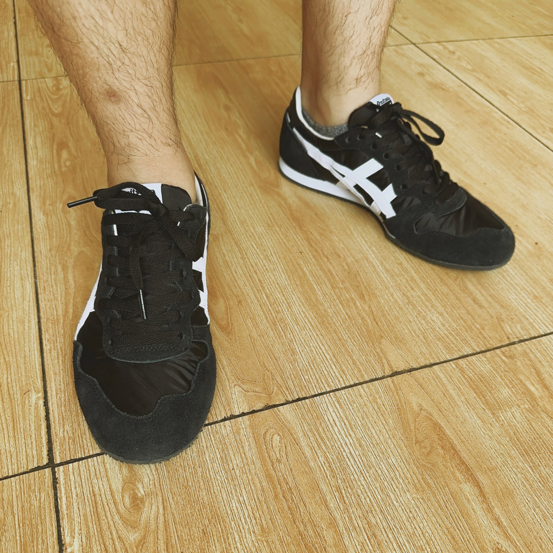custom review-Onitsuka Tiger Serrano Black White