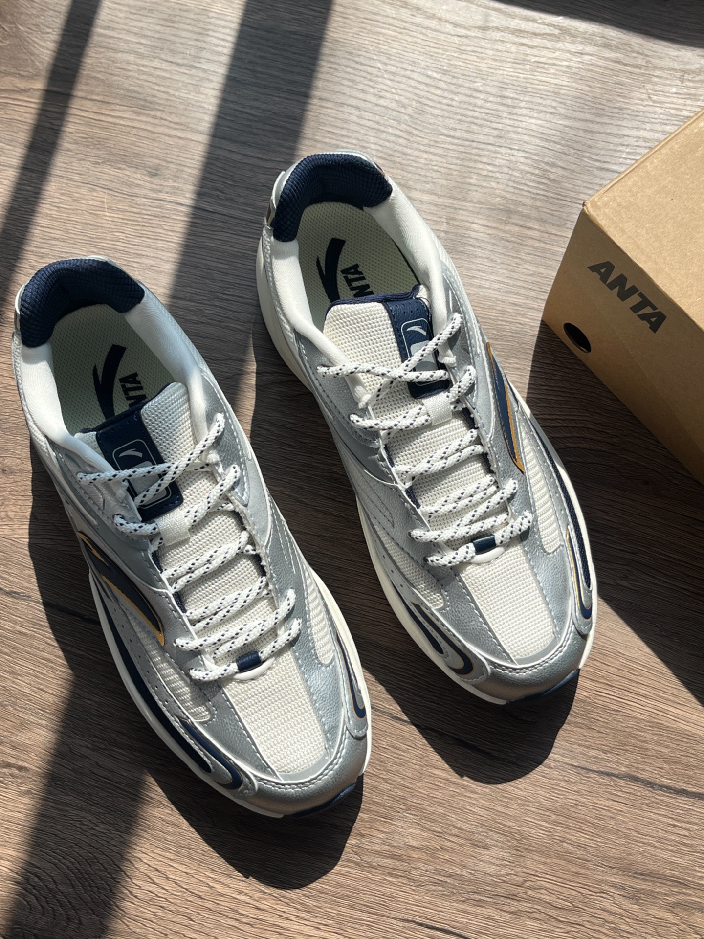 安踏千禧6 复古休闲鞋你值得拥有