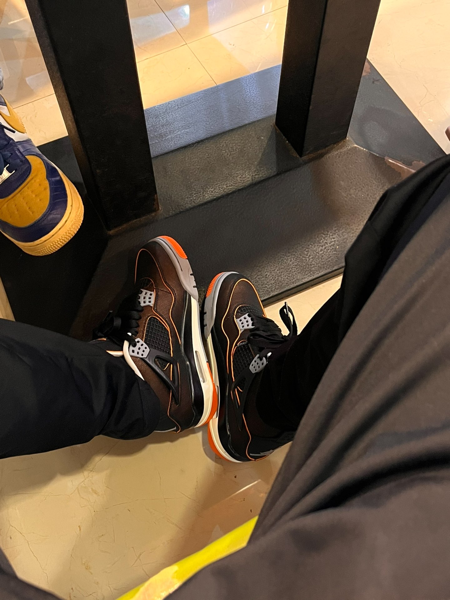 custom review-Jordan Air Jordan 4 Retro SE 'Starfish' Mid Top Винтажные баскетбольные кроссовки Женские Черный Оранжевый