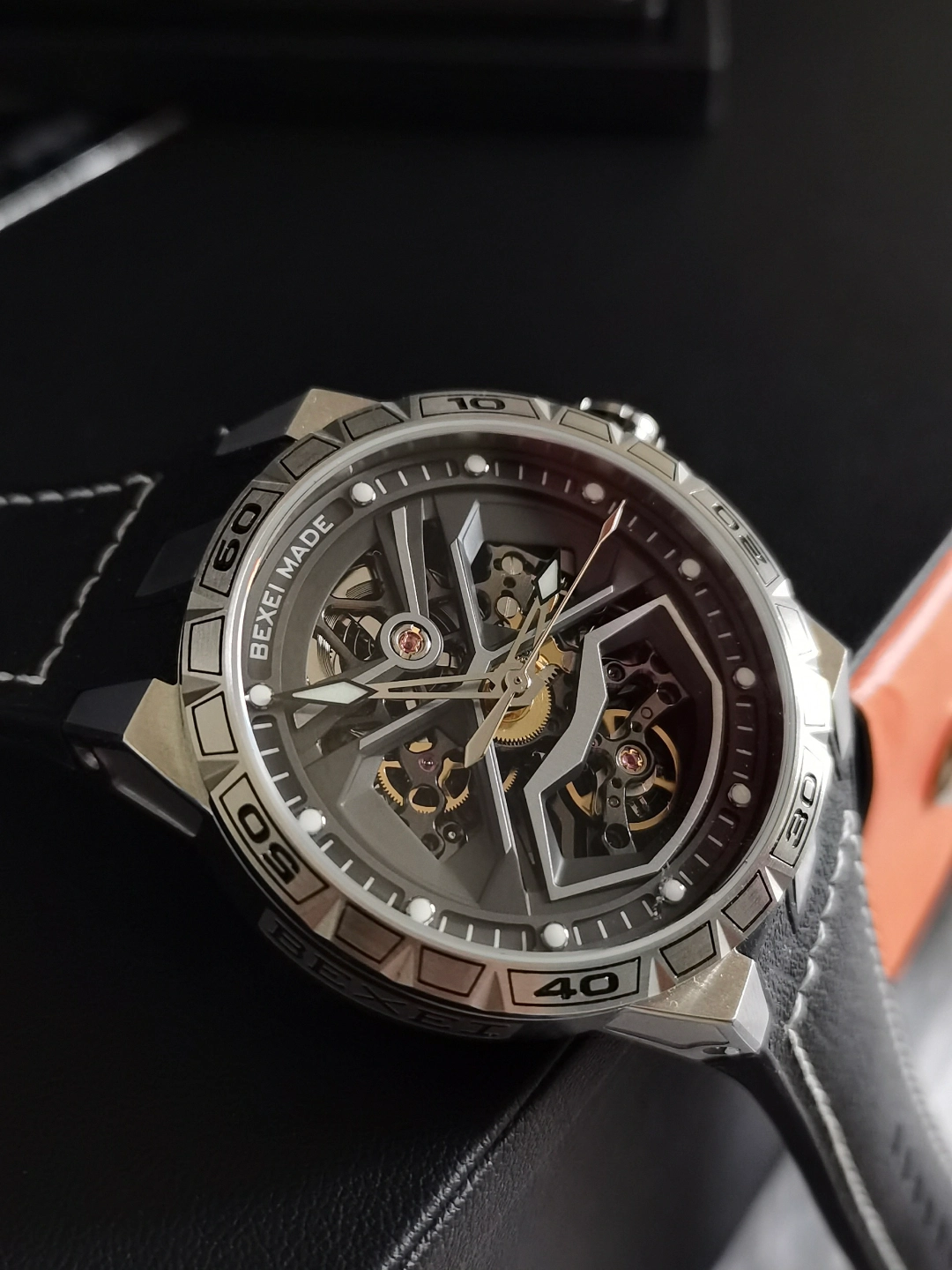 体验彼赛流浪地球机械手表,感受科技与艺术的完美融合