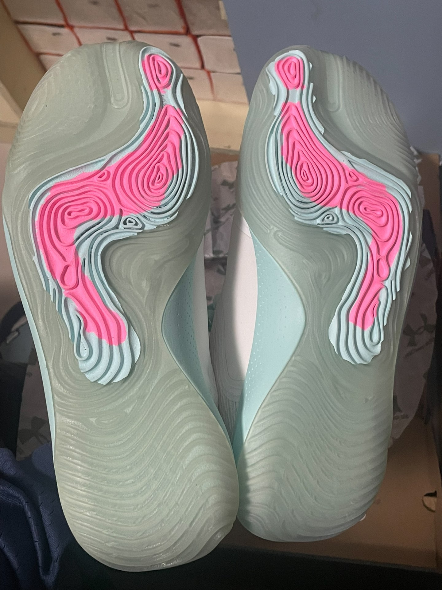 custom review-Under Armour Spawn 2 Basketball Shoes Unisex Low Top White/Pink/Green