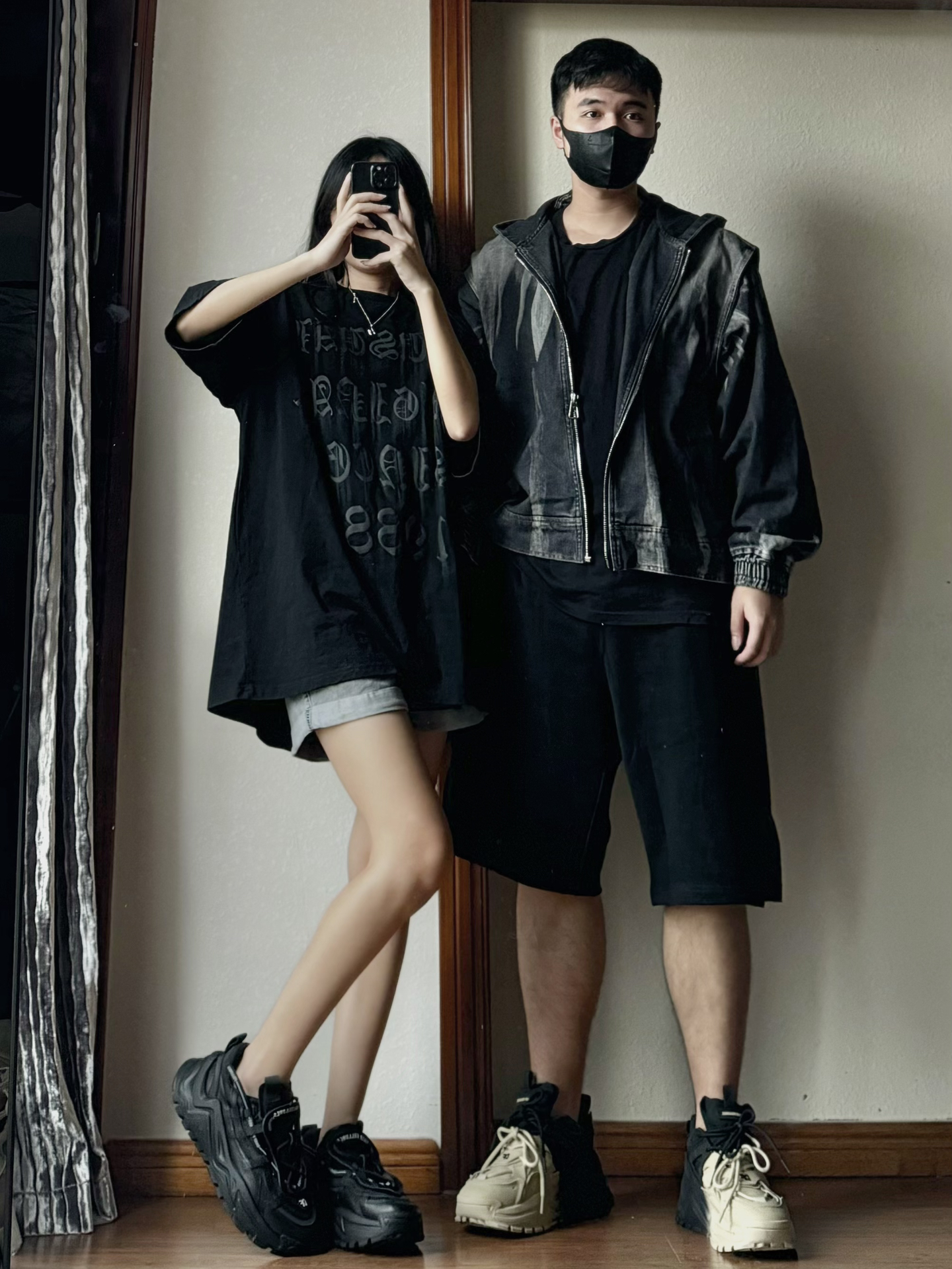 黑色情侣穿起来