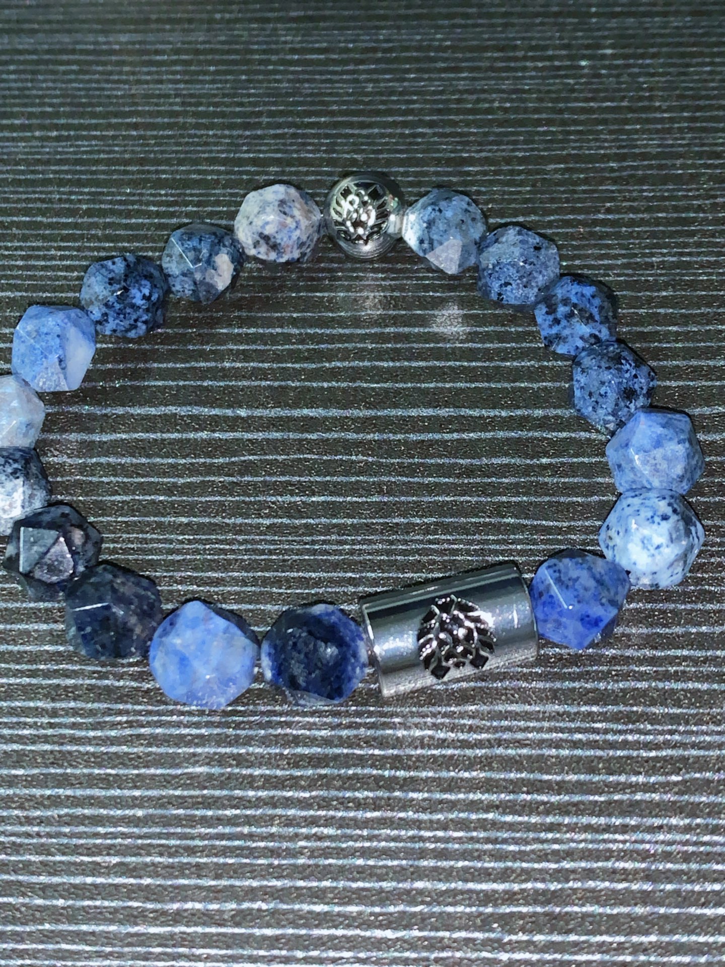 不规则切面 小狮子手链 这个颜色我真是爱了 这个颜色戴在手上真的超