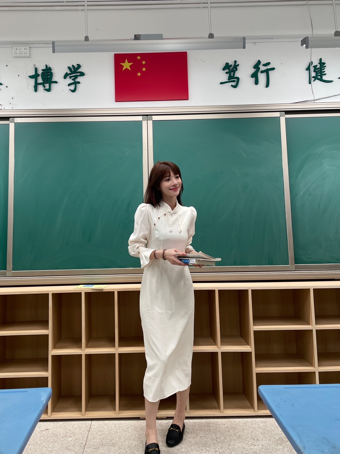 嘿嘿,老师气质增加!