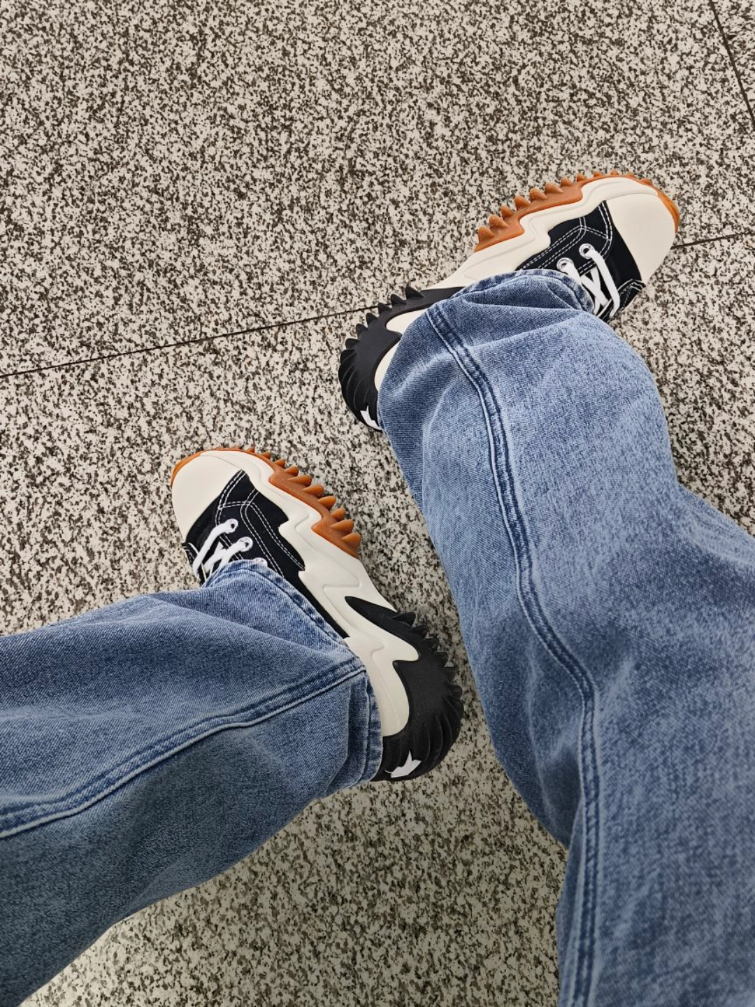 custom review-Converse Run Star Motion 'Black Gum Honey'