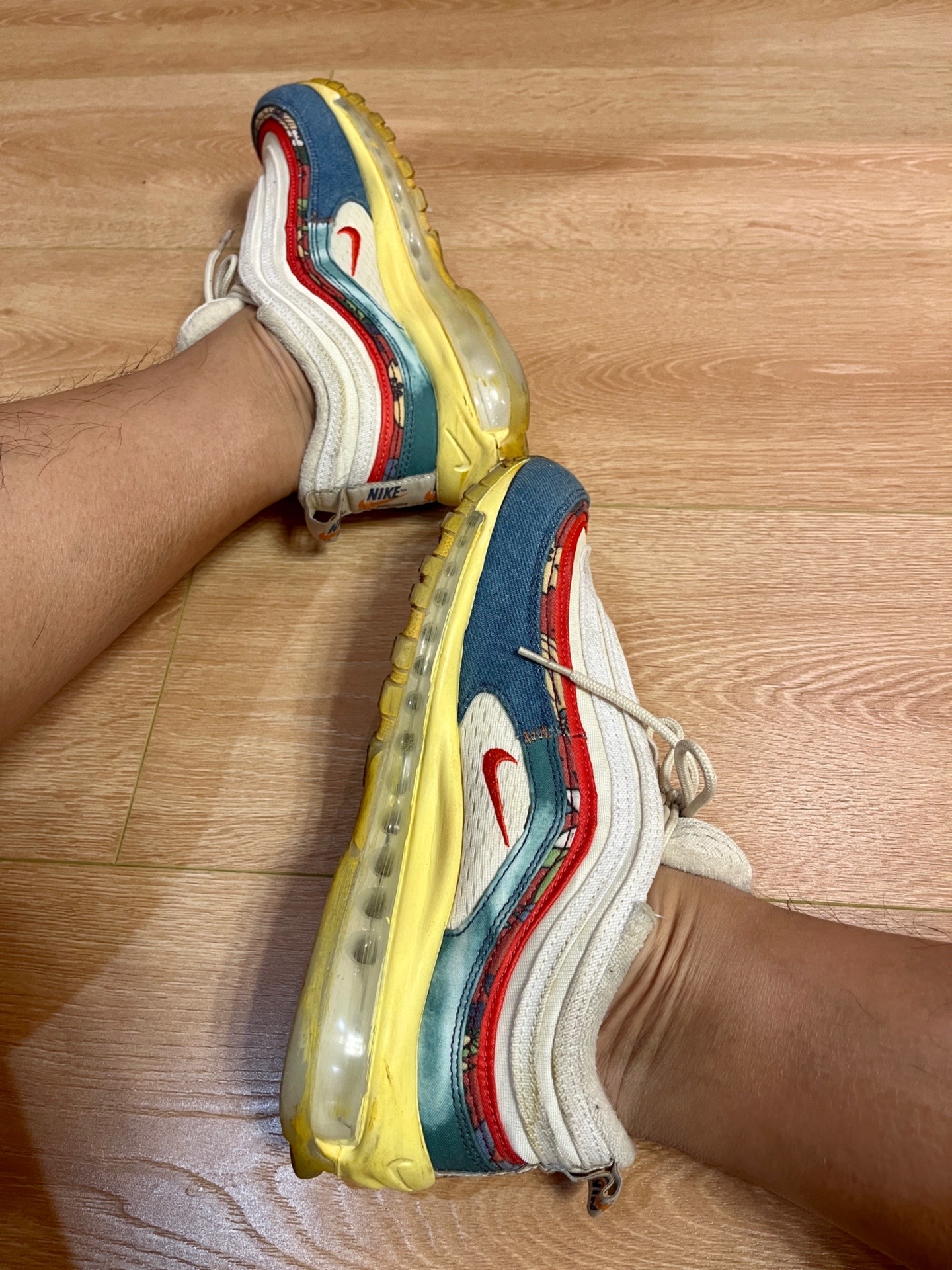 说到nike经典鞋型 那必须有max97的一席之地 每年必出 配色多样 鞋型