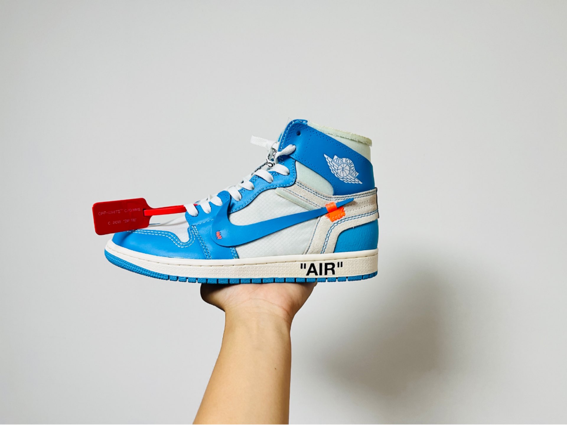 custom review-Air Jordan 1 Retro High OG X OFF WHITE 'UNC'