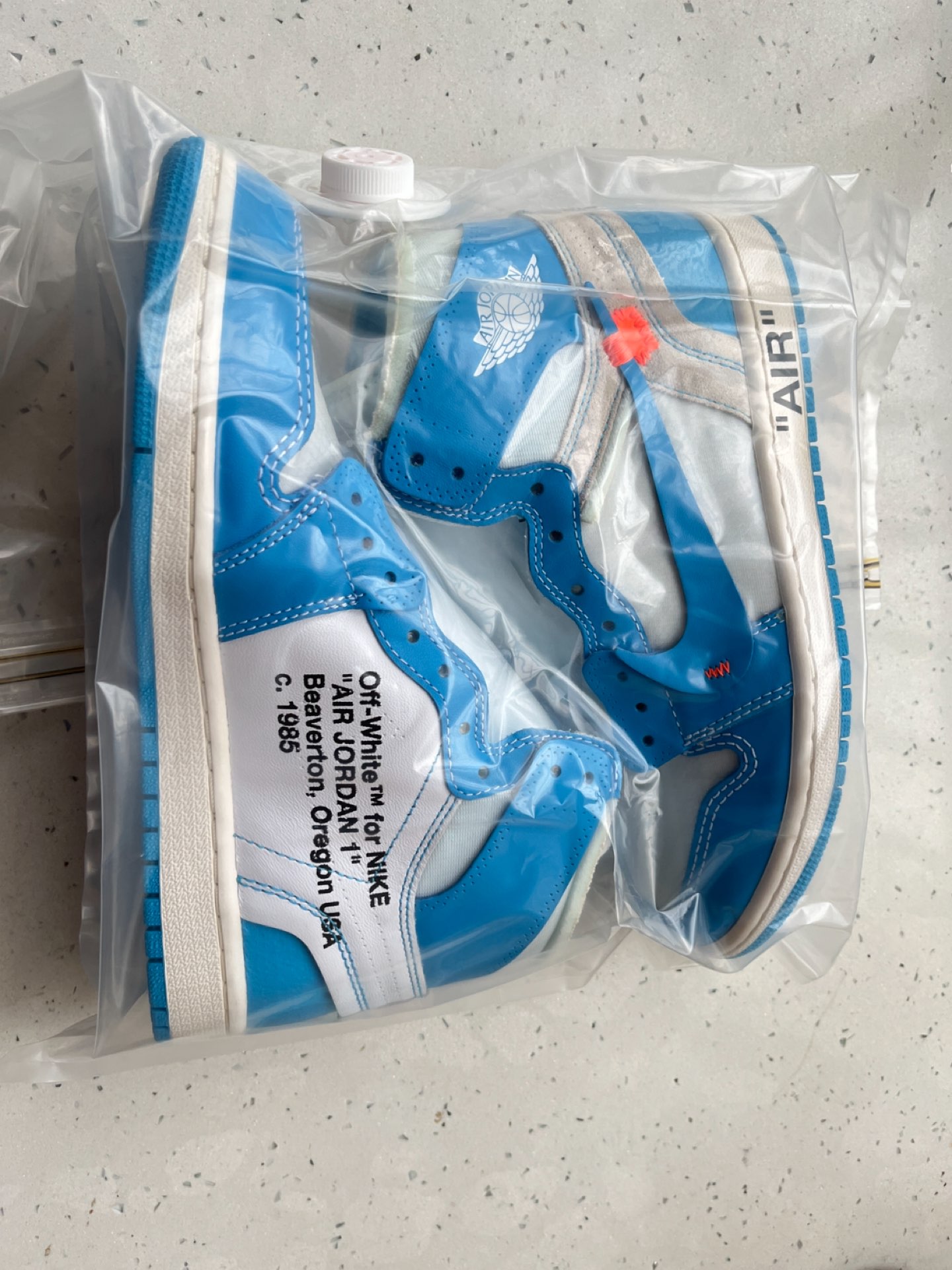 custom review-Air Jordan 1 Retro High OG X OFF WHITE 'UNC'