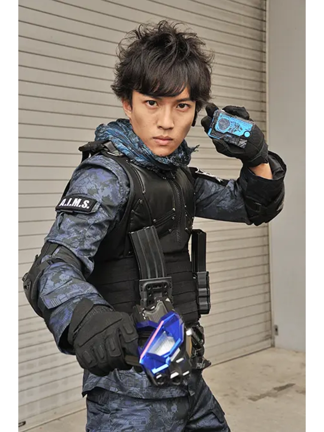 西装 毛领羽绒服 硬汉穿搭!假面骑士零一男二号穿搭鉴赏