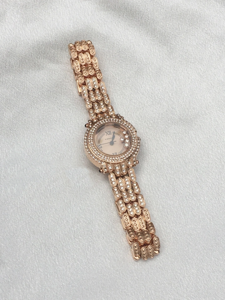 今天出门带的是金色款手表#kangol  上次我就有入过他们家银色的,觉得