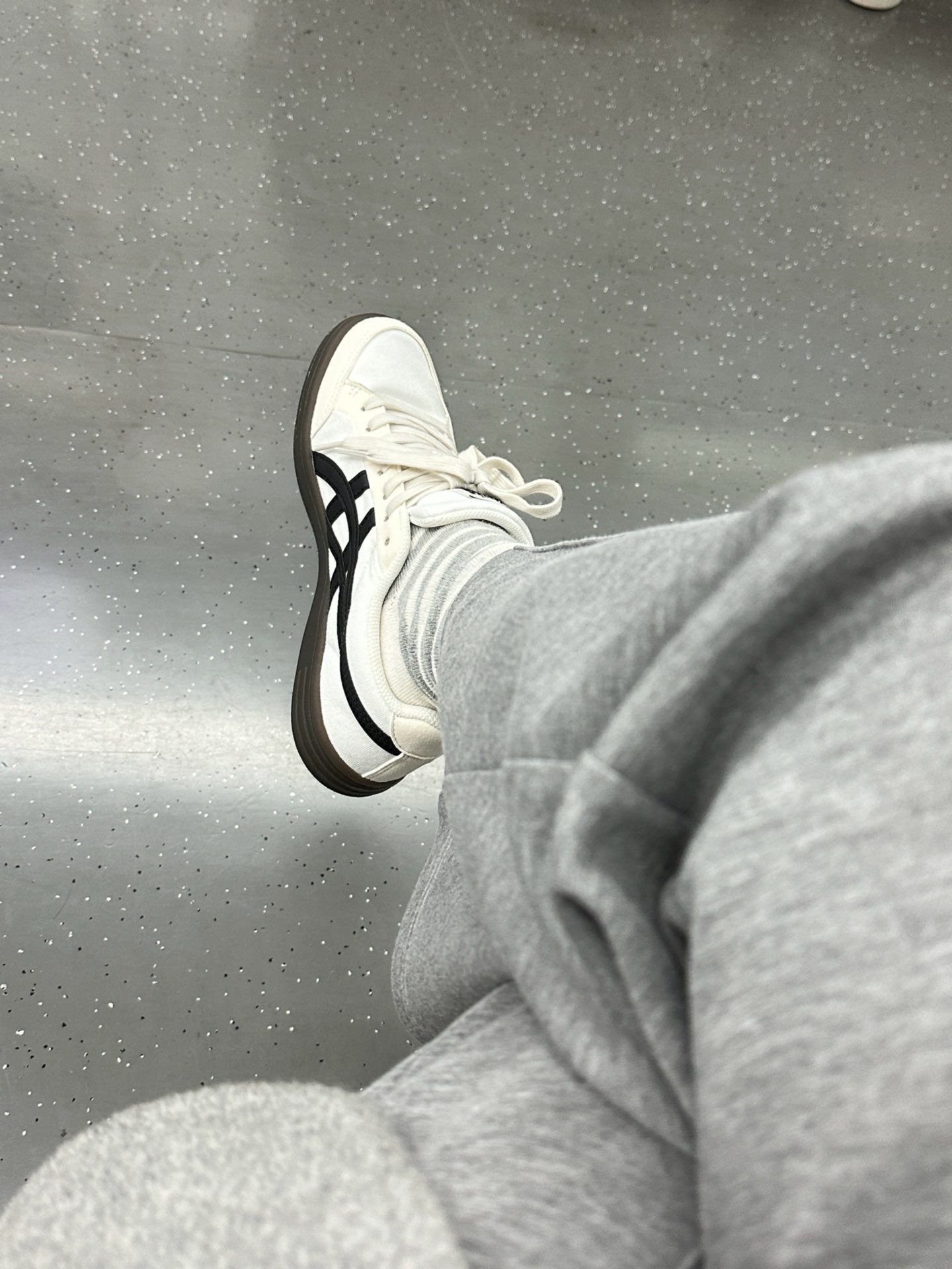 Onitsuka Tiger Advanti Cream White Black US M 8.5 - POIZON