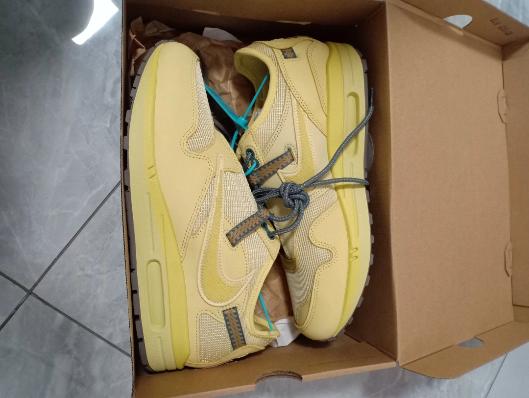 custom review-nike university Air Max 1 Travis Scott Cactus Jack Saturn Gold