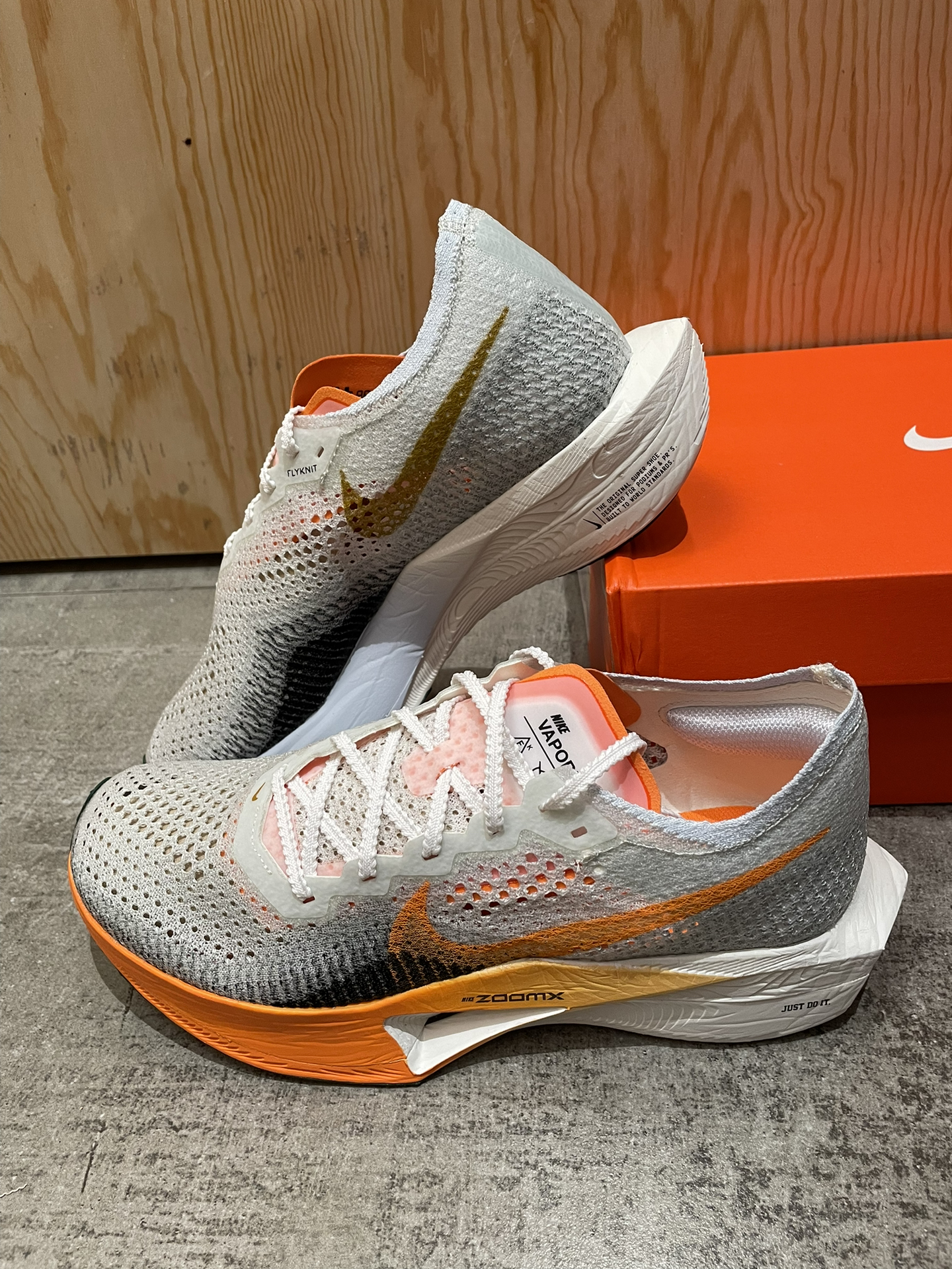 nike zoomx vaporfly next% 3 运动 透气 低帮 跑步鞋 男款 白黄色 该