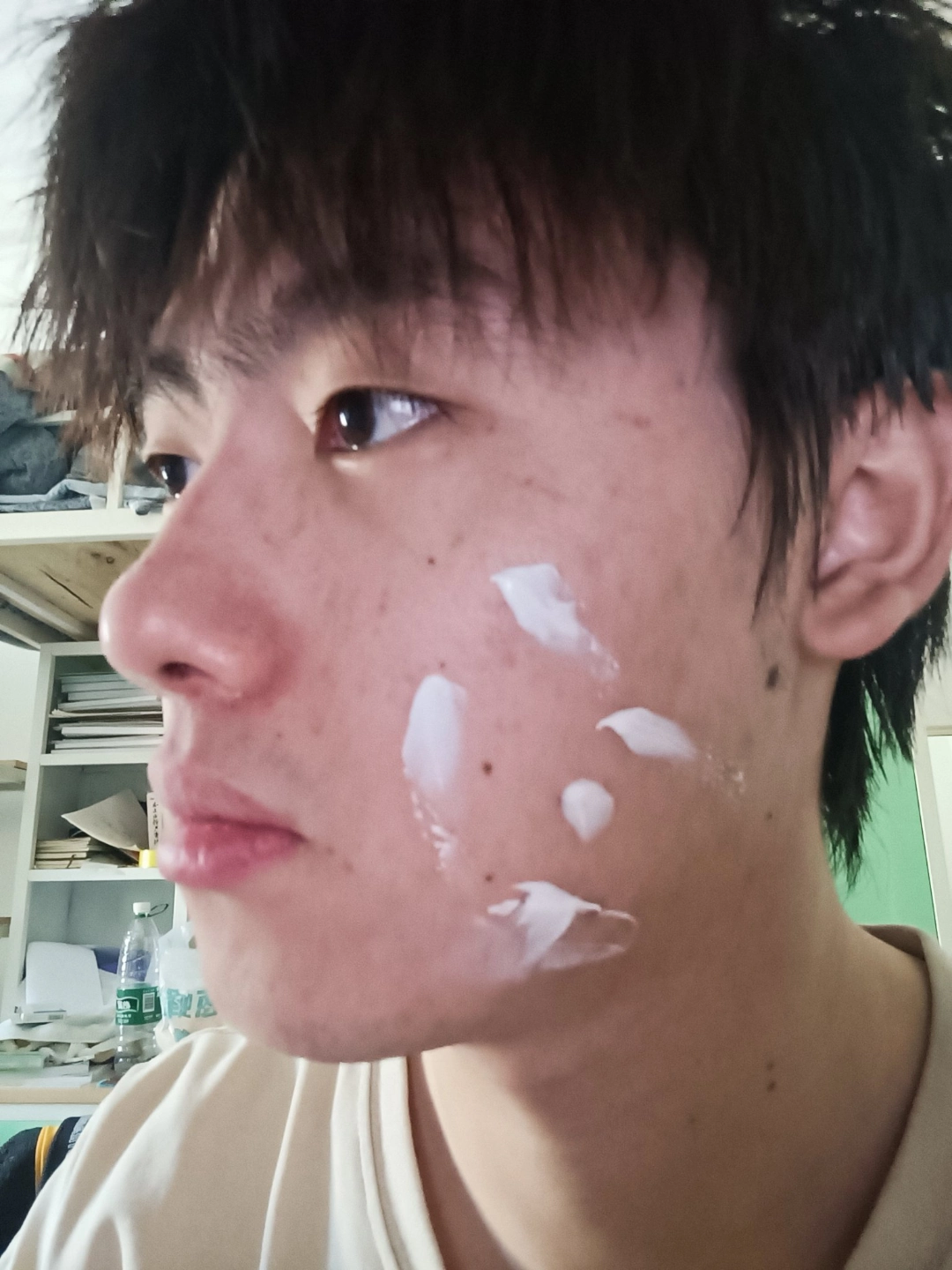 和帅哥的区别原来只差了一瓶素颜霜