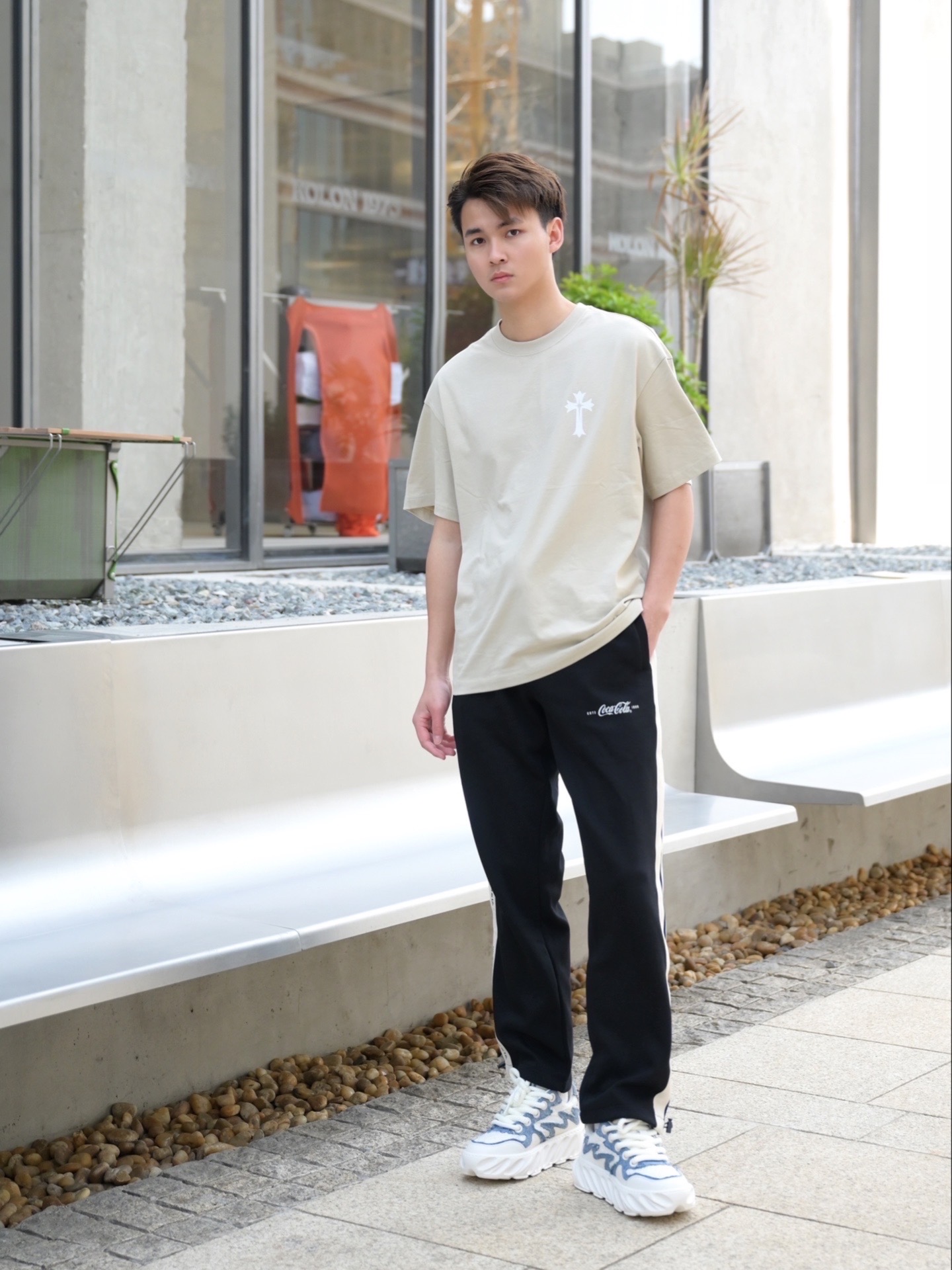 春夏基础款男友穿搭