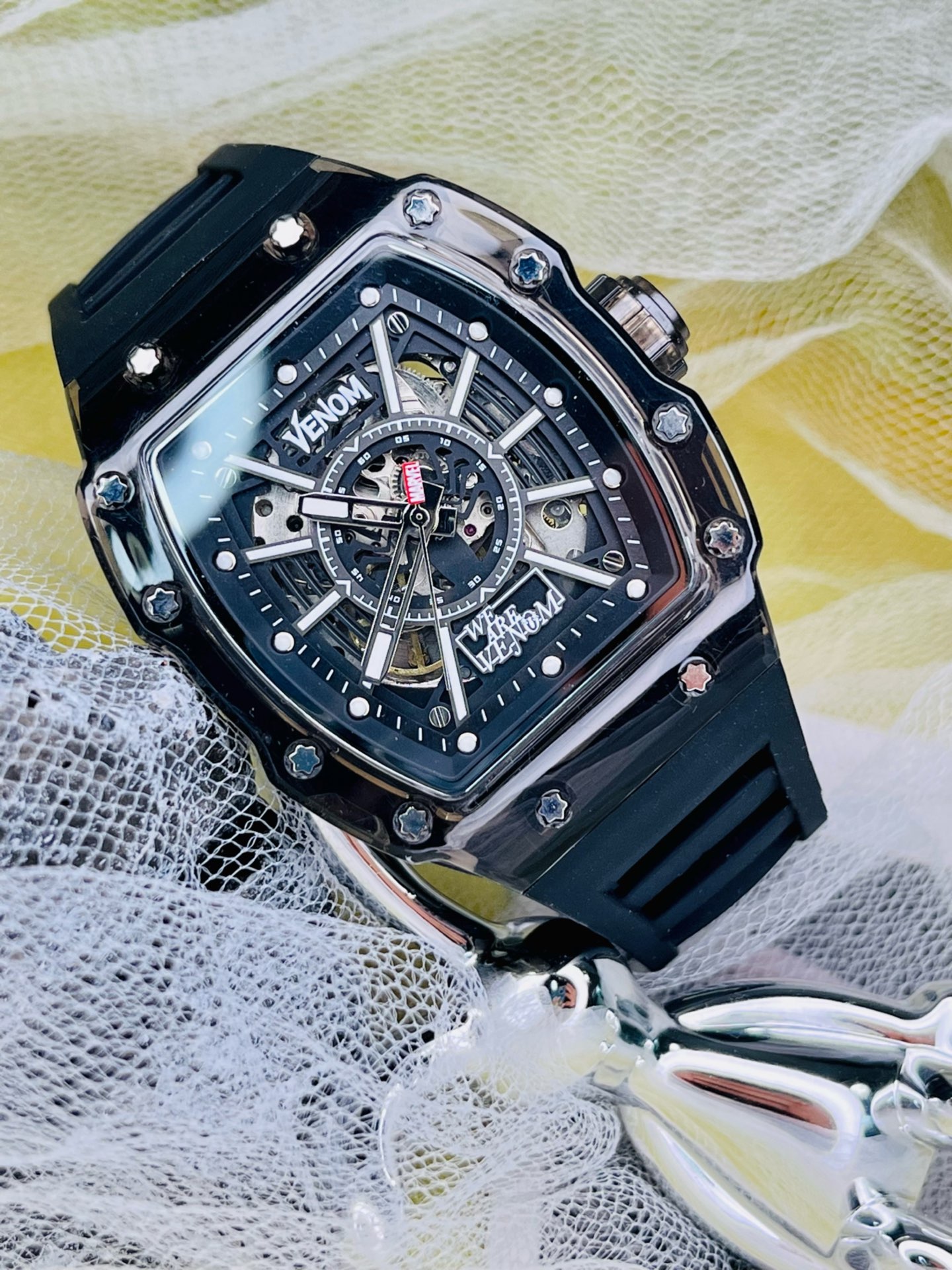 酒桶型腕表!秋冬无法拒绝的潮流