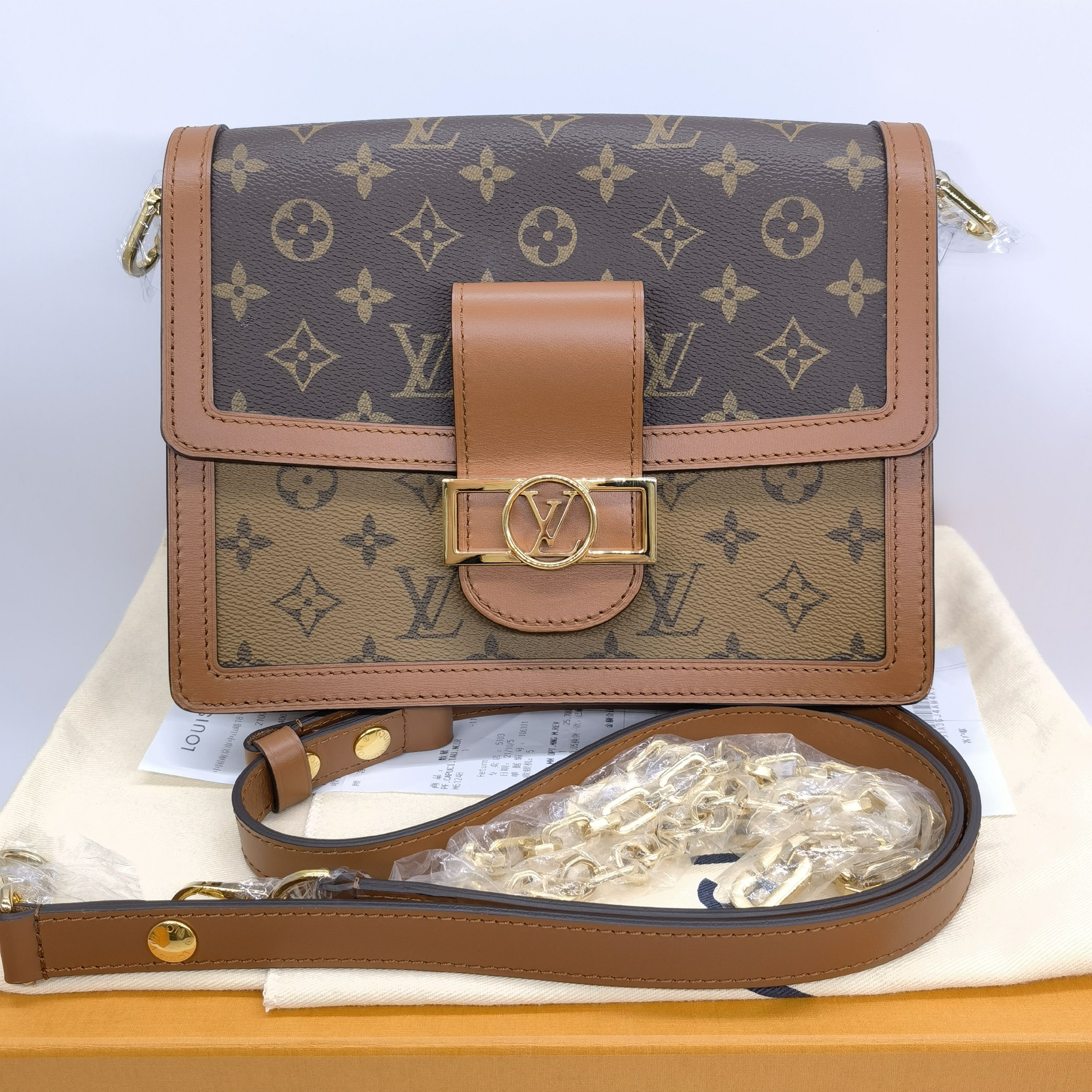 单肩斜挎包 中号 女款 棕色 经典必入款新款
lv中号芯片款达芙妮,成色