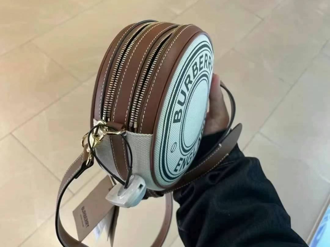 burberry 圆饼包