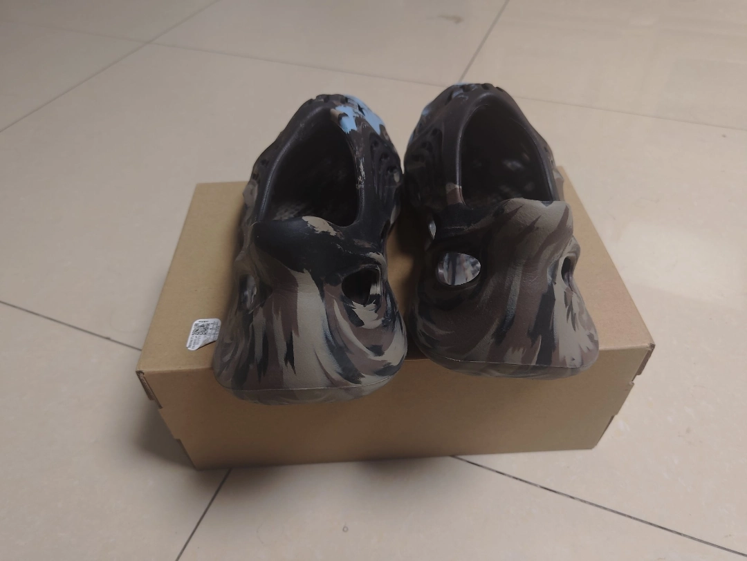 custom review-Adidas Yeezy Foam Runner 'MX Brown Blue'