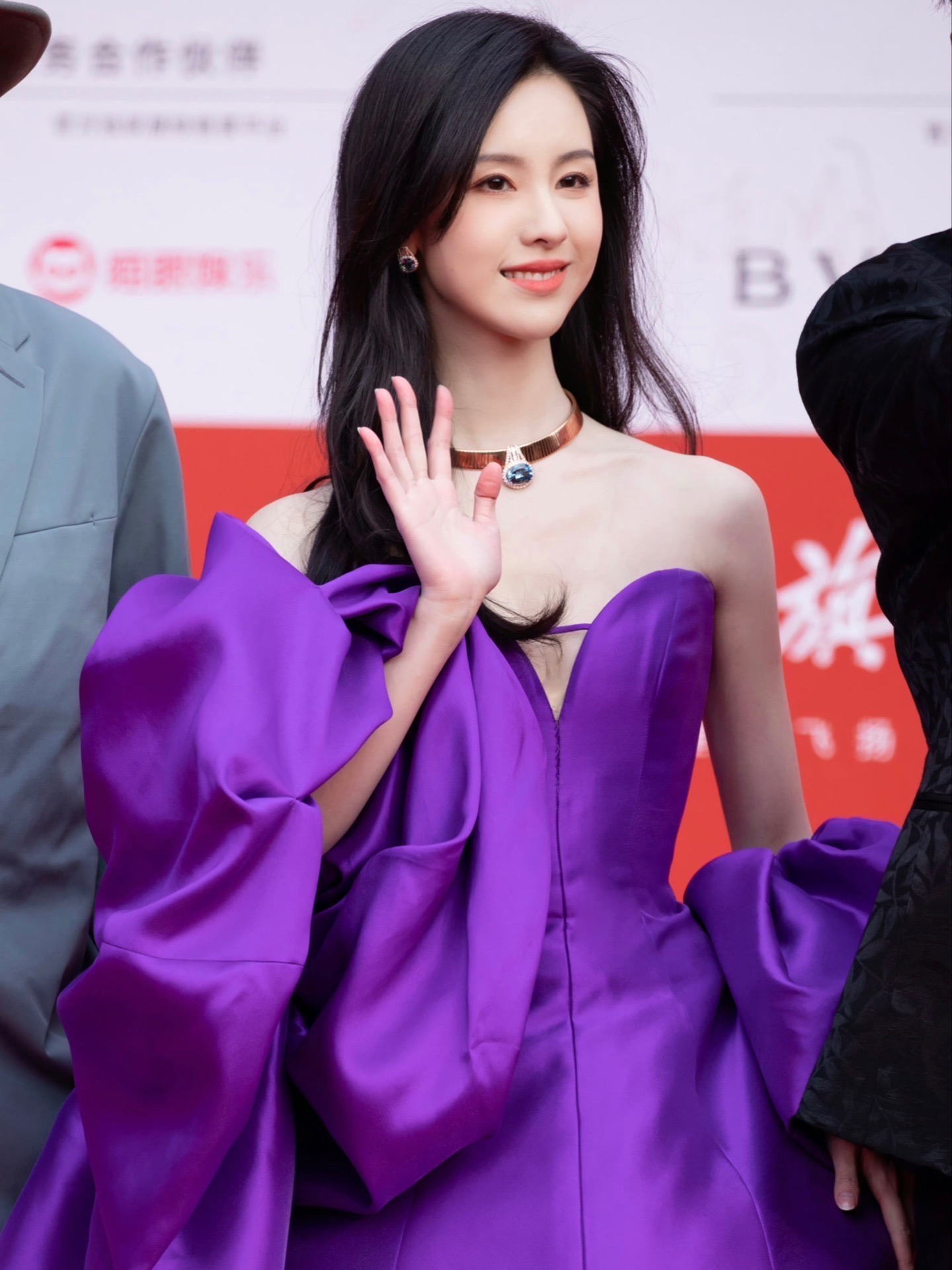 陈都灵|妹妹说紫色很有韵味～ 丝缎礼服