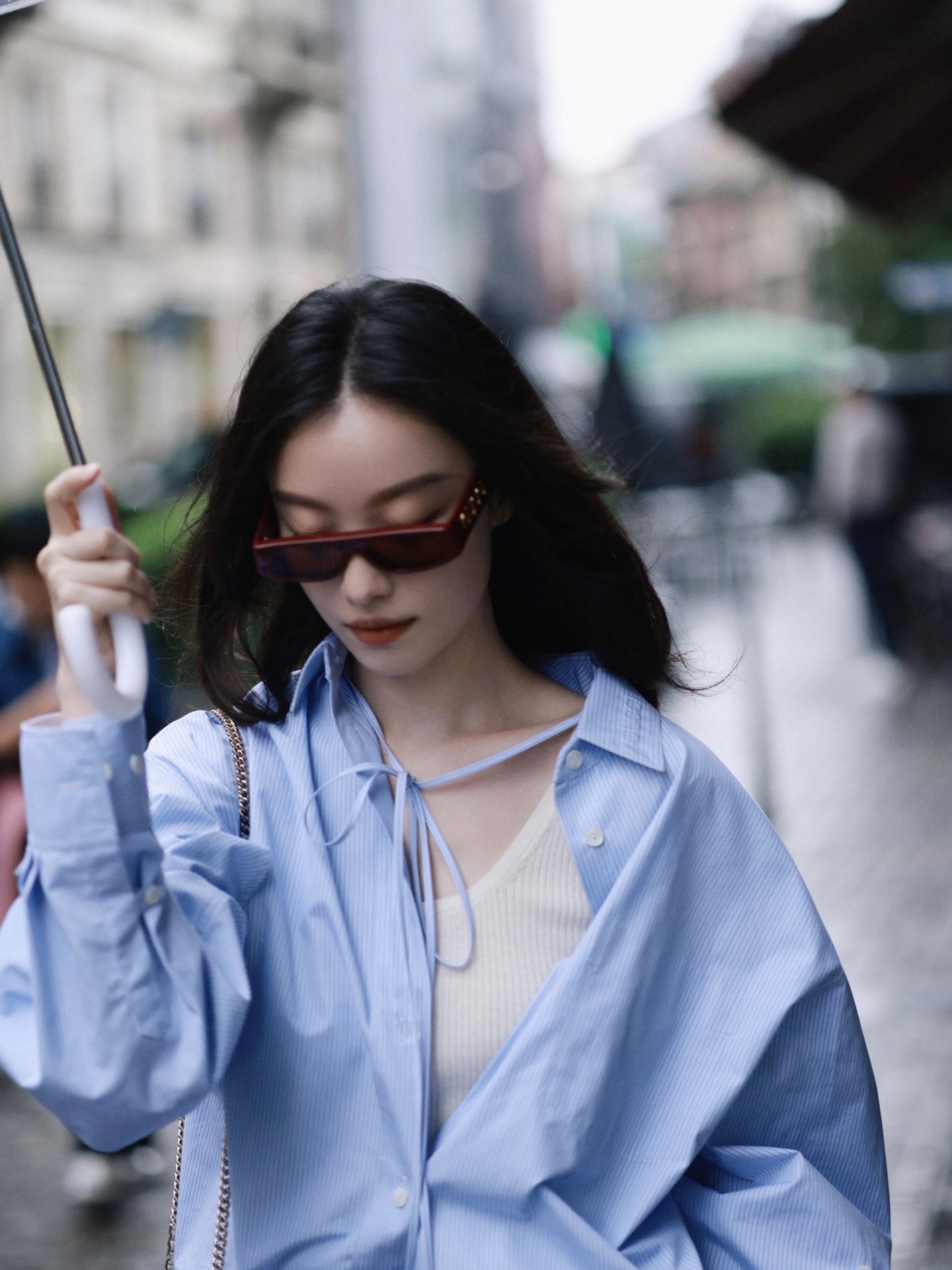 倪妮时隔四年多的时间重返米兰,作为 #gucci 品牌代言人出席创意总监