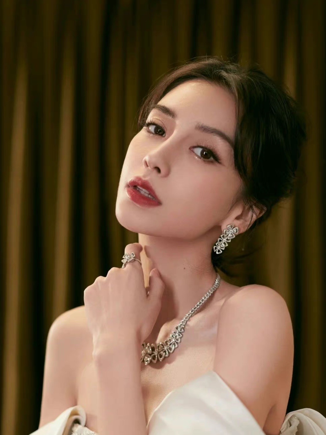 baby杨颖白色礼服裙优雅又高级