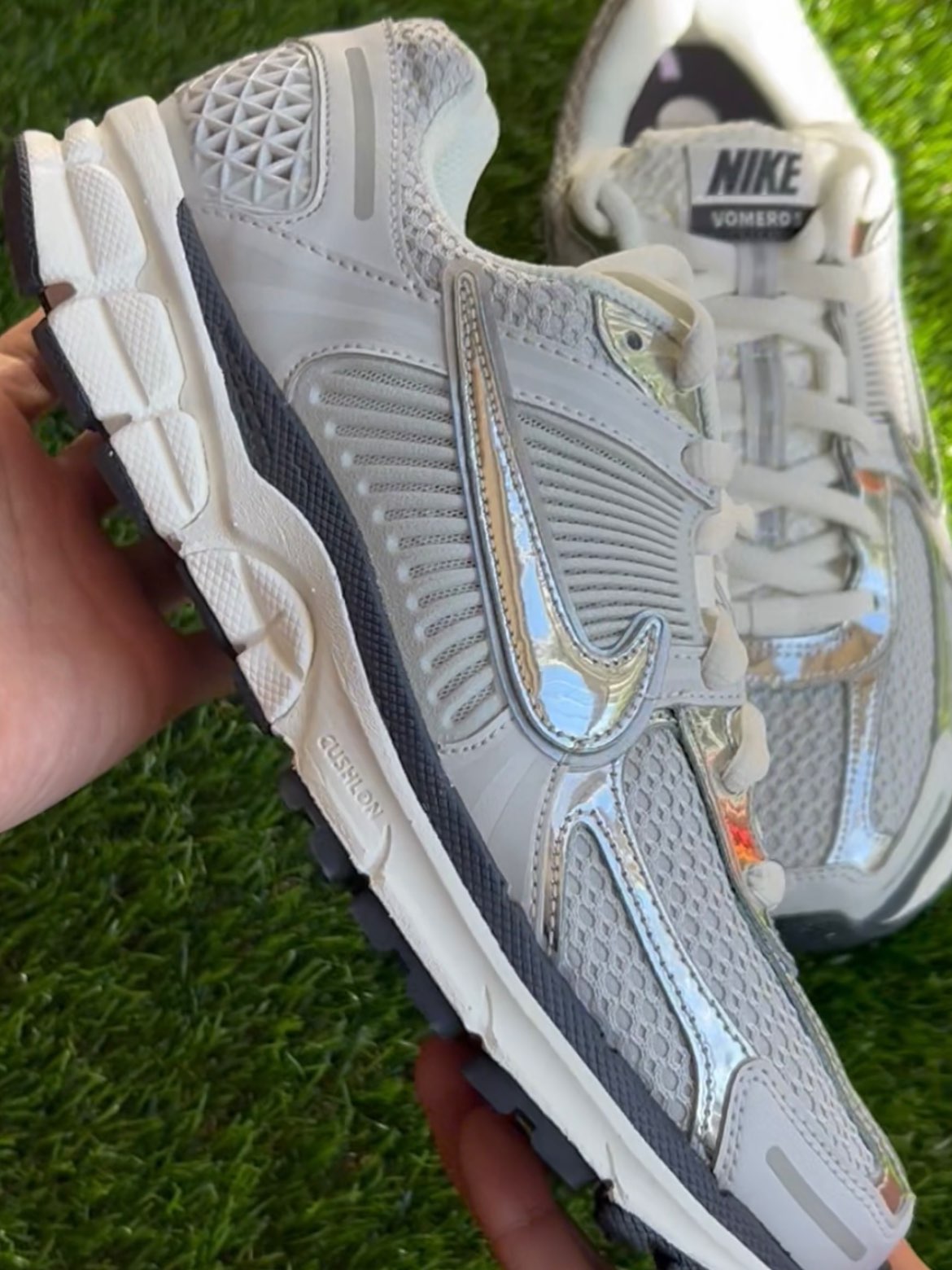 custom review-Nike Air Zoom Vomero 5 Устойчивый к истиранию Дышащий Низкий Топ Повседневный Тренировки Городской Коммутирование Беговые кроссовки Женские Белые