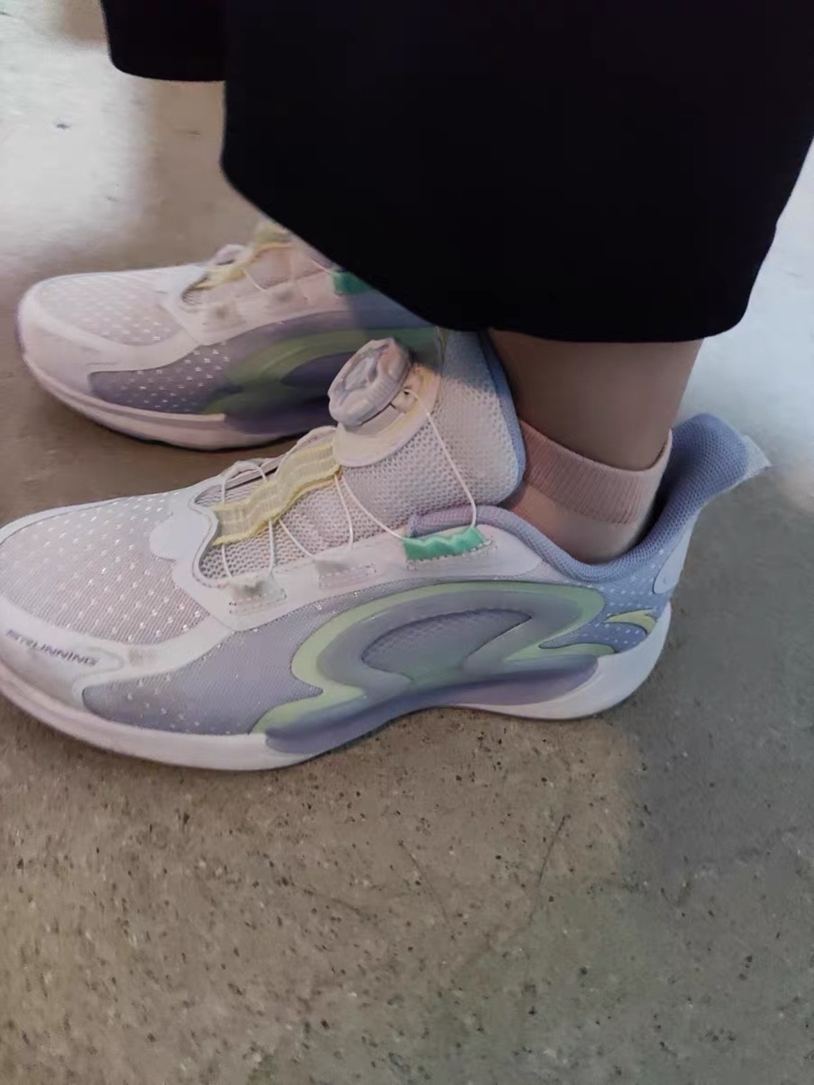 逐月跑鞋 | 安踏儿童女童鞋夏季新款大童运动鞋透气犟弹钮扣鞋